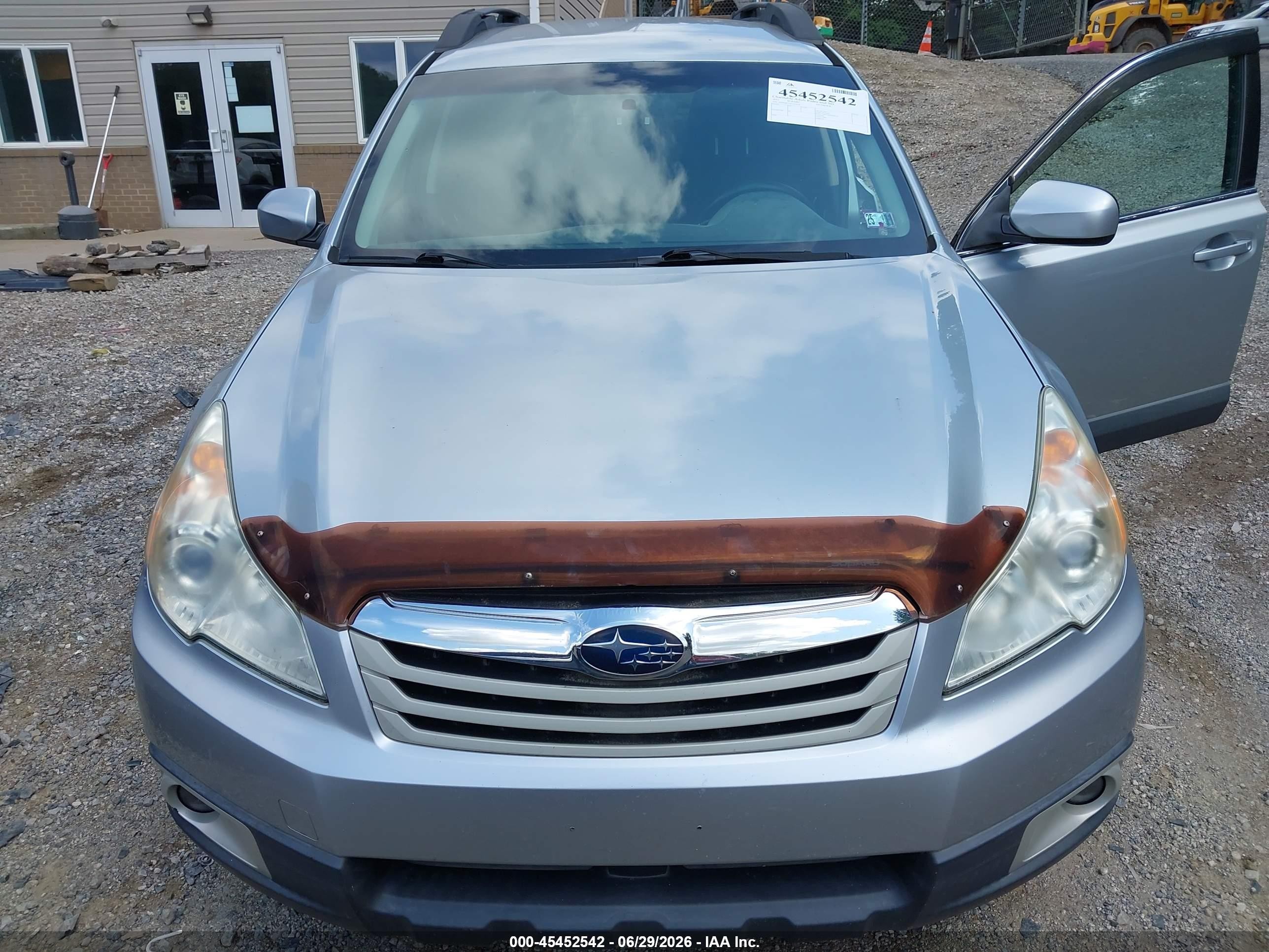2012 Subaru Outback 2.5i Premium Silver vin: 4S4BRBCC3C3214124