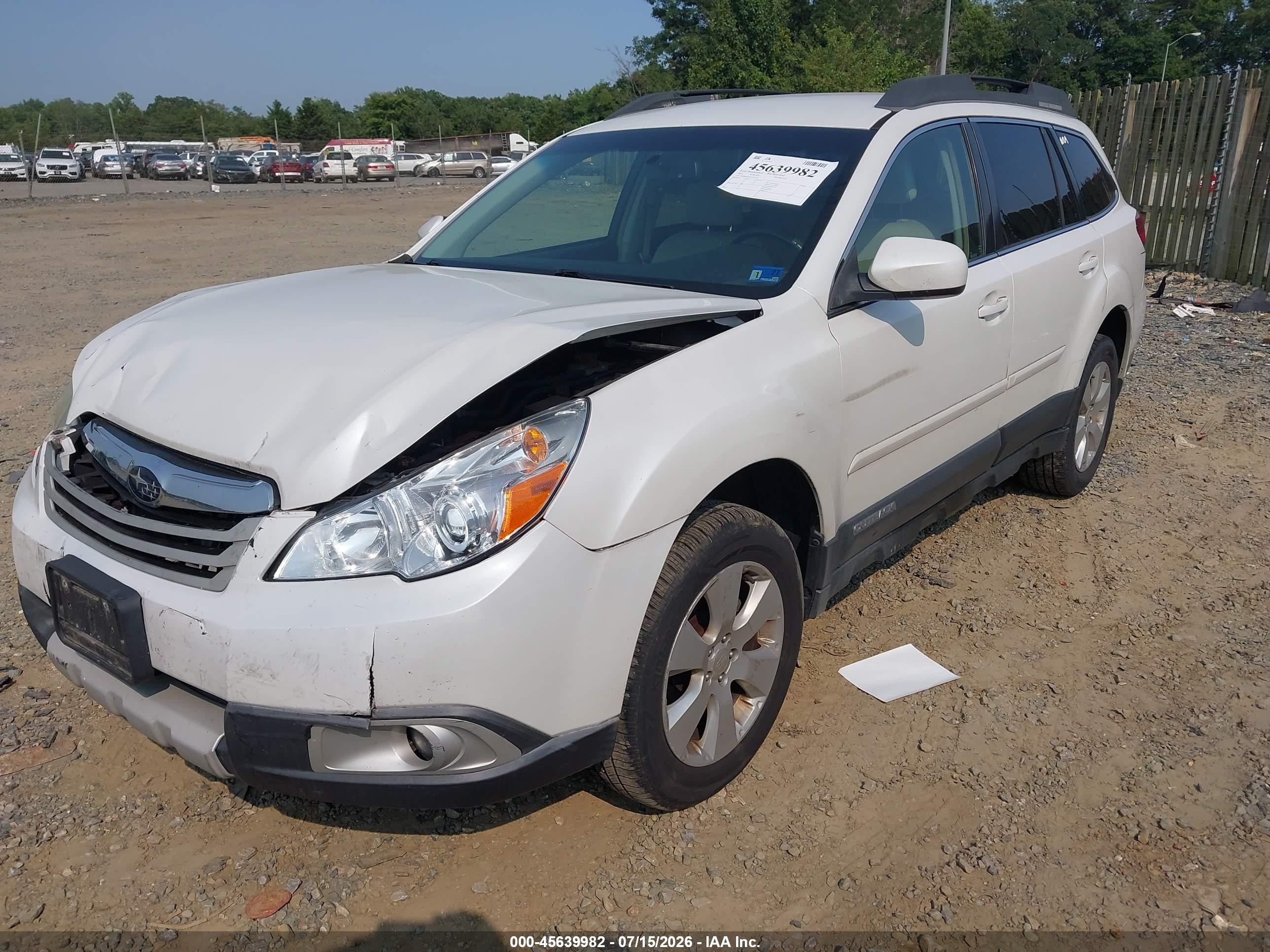 2012 Subaru Outback 2.5i Premium Белый vin: 4S4BRBCC3C3247575