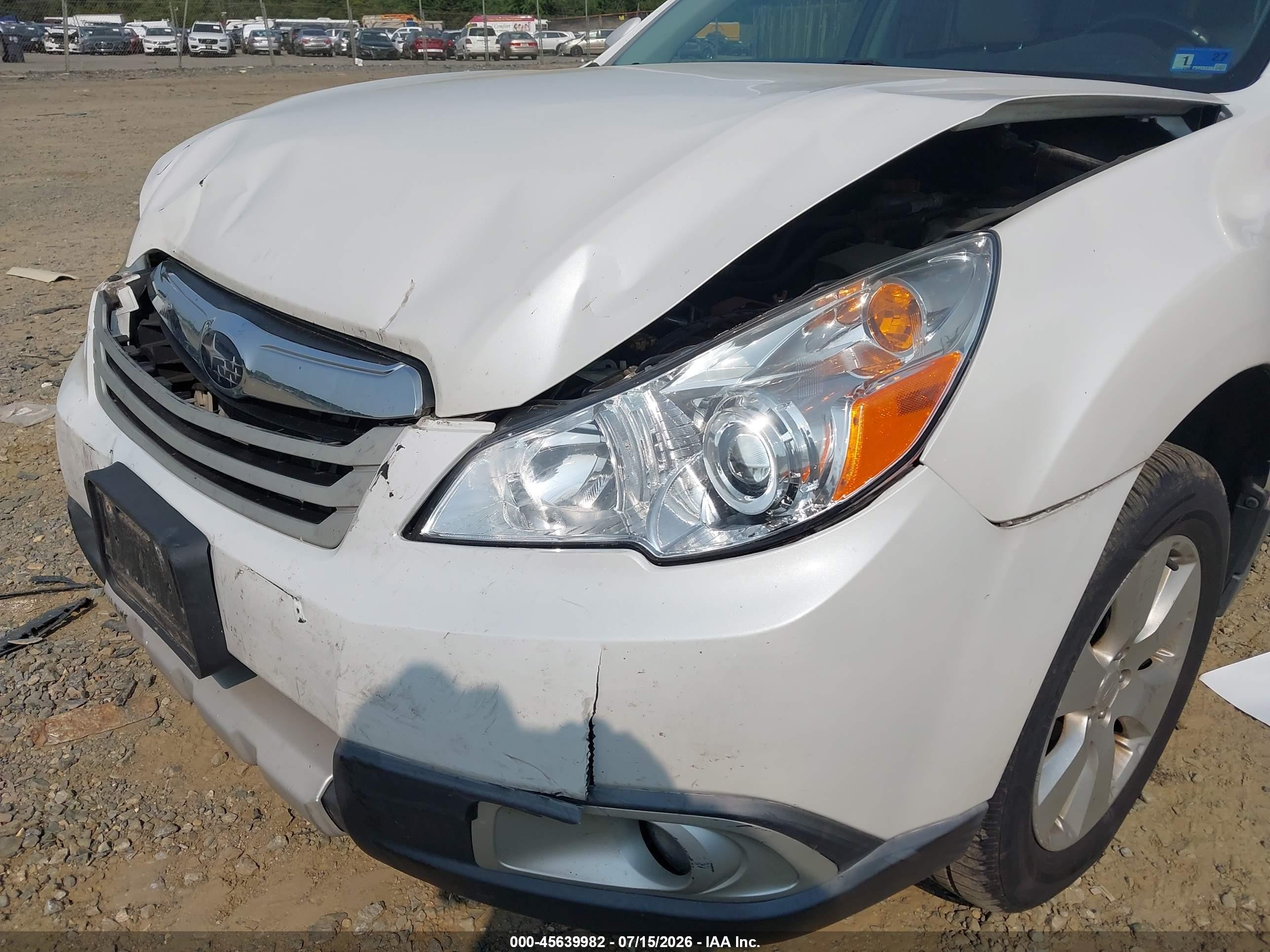 2012 Subaru Outback 2.5i Premium Белый vin: 4S4BRBCC3C3247575