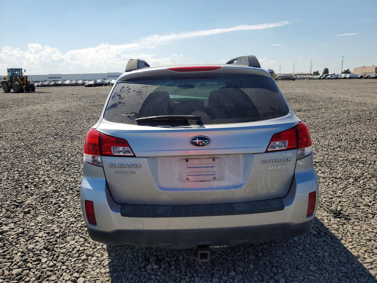 2012 Subaru Outback 2.5i Premium Серебряный vin: 4S4BRBCC3C3281032
