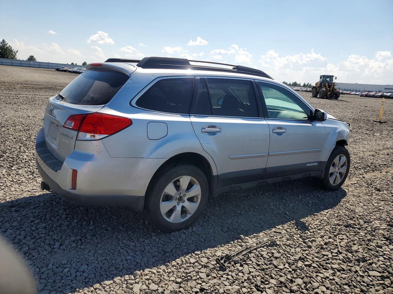 2012 Subaru Outback 2.5i Premium Серебряный vin: 4S4BRBCC3C3281032