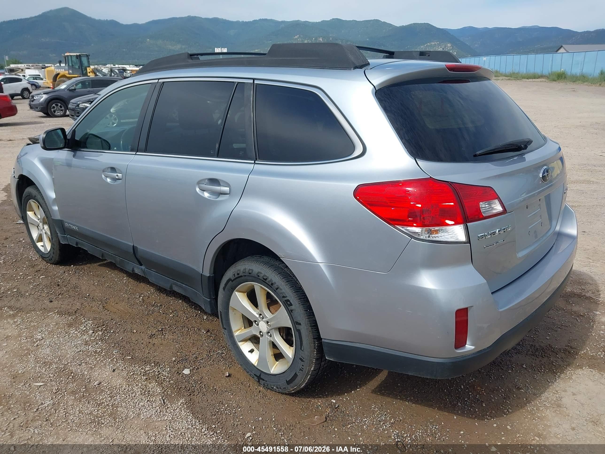 2013 Subaru Outback 2.5i Premium Silver vin: 4S4BRBCC3D3315097