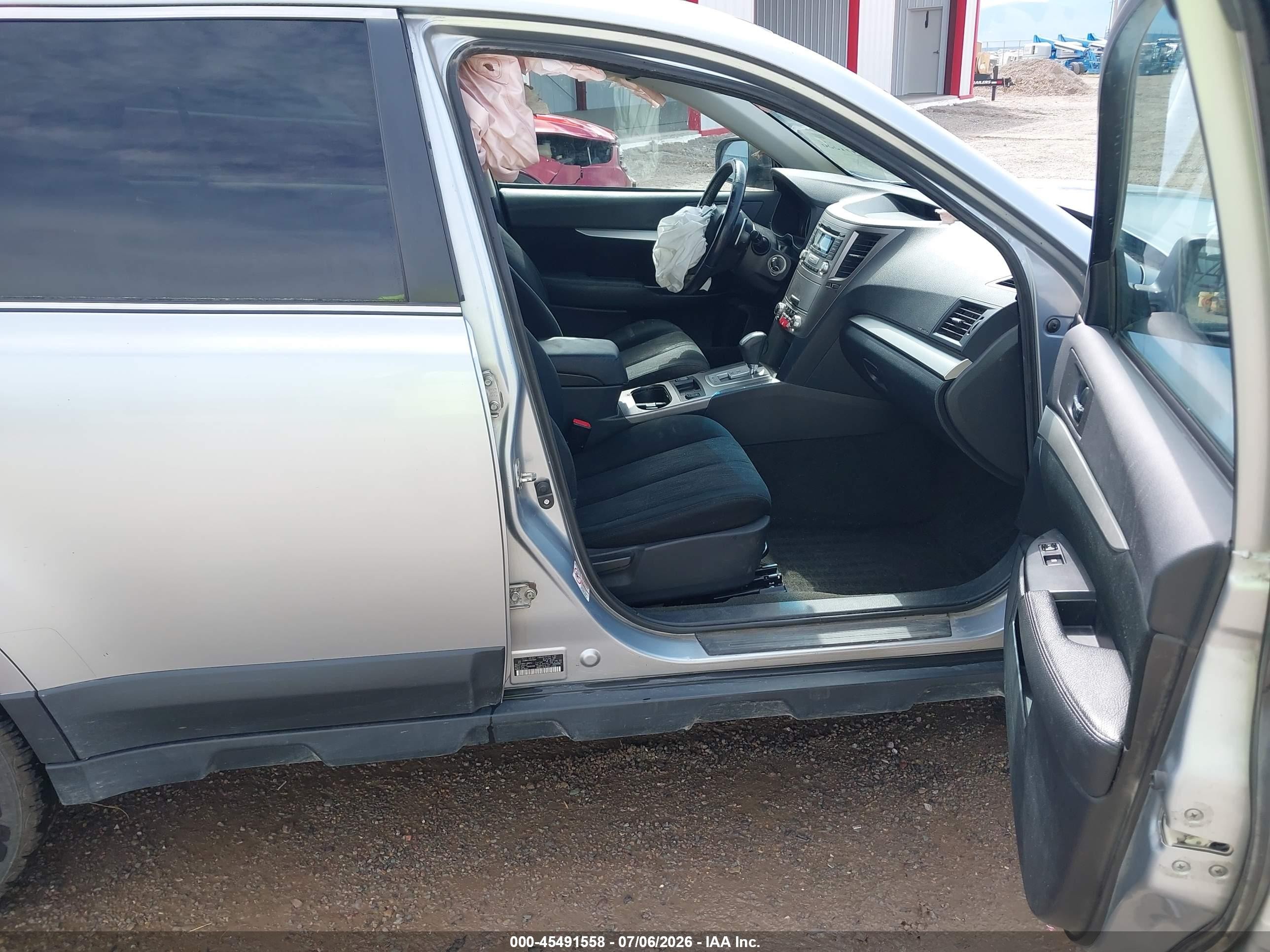 2013 Subaru Outback 2.5i Premium Silver vin: 4S4BRBCC3D3315097