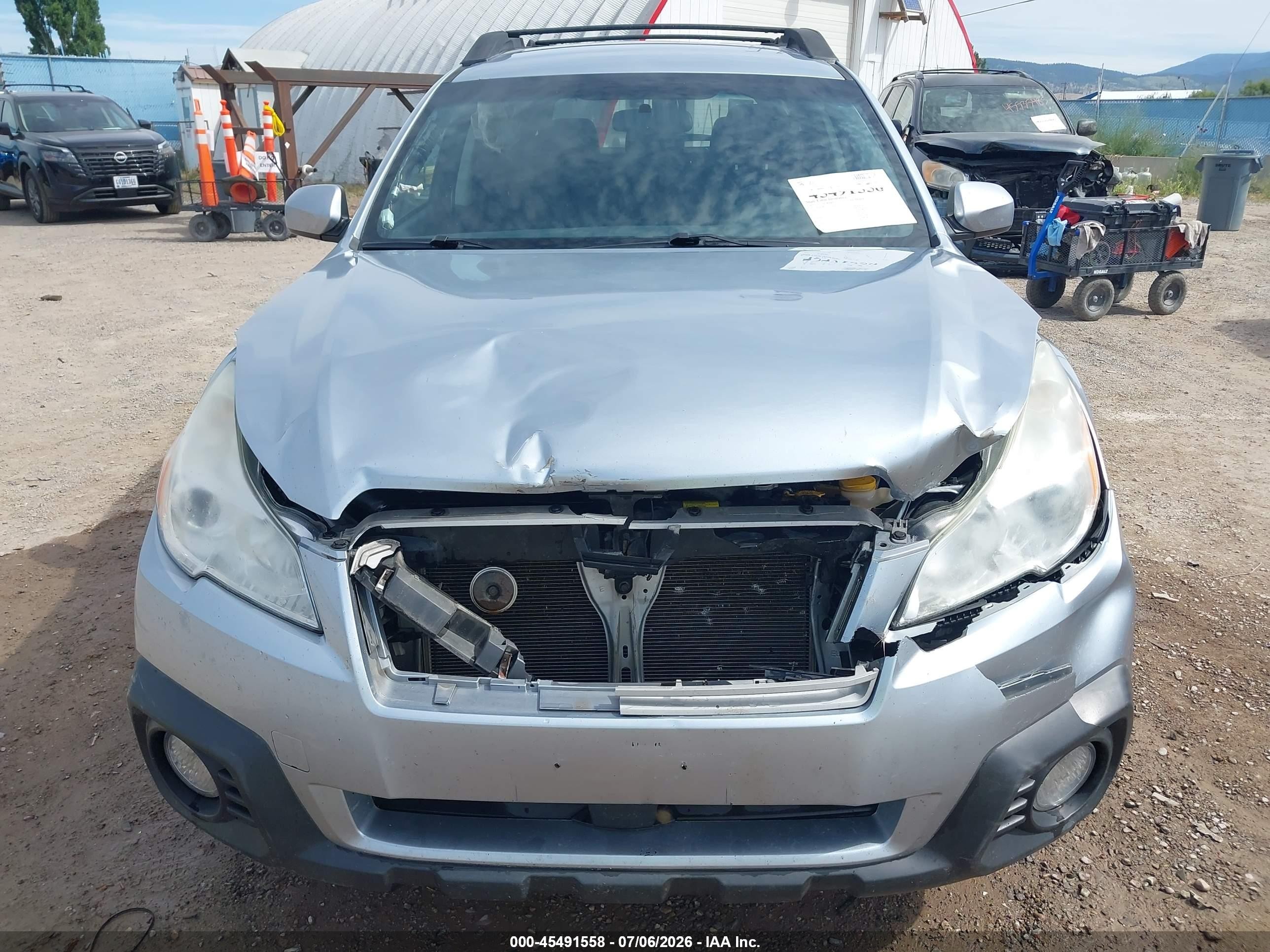 2013 Subaru Outback 2.5i Premium Silver vin: 4S4BRBCC3D3315097