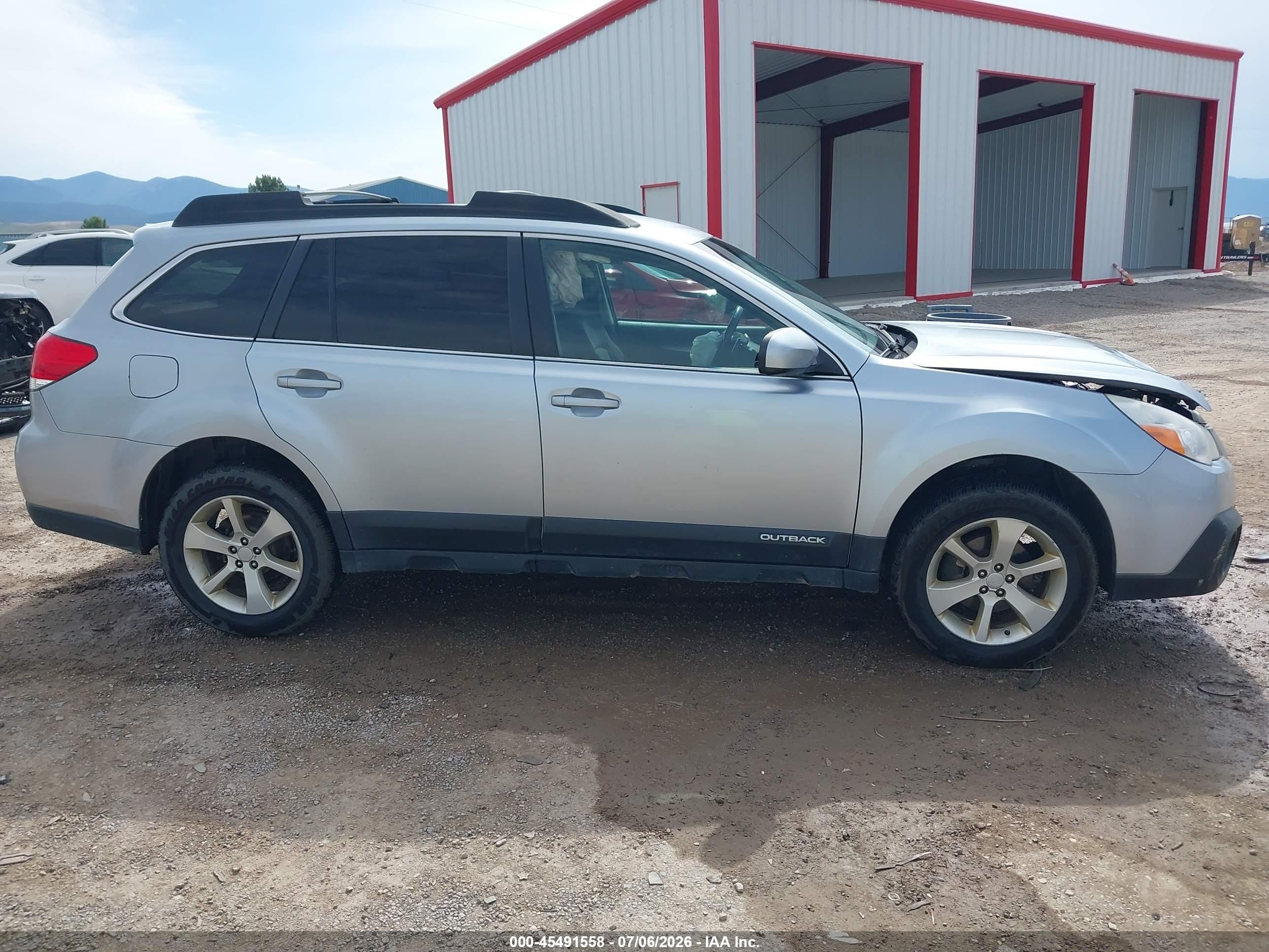 2013 Subaru Outback 2.5i Premium Silver vin: 4S4BRBCC3D3315097