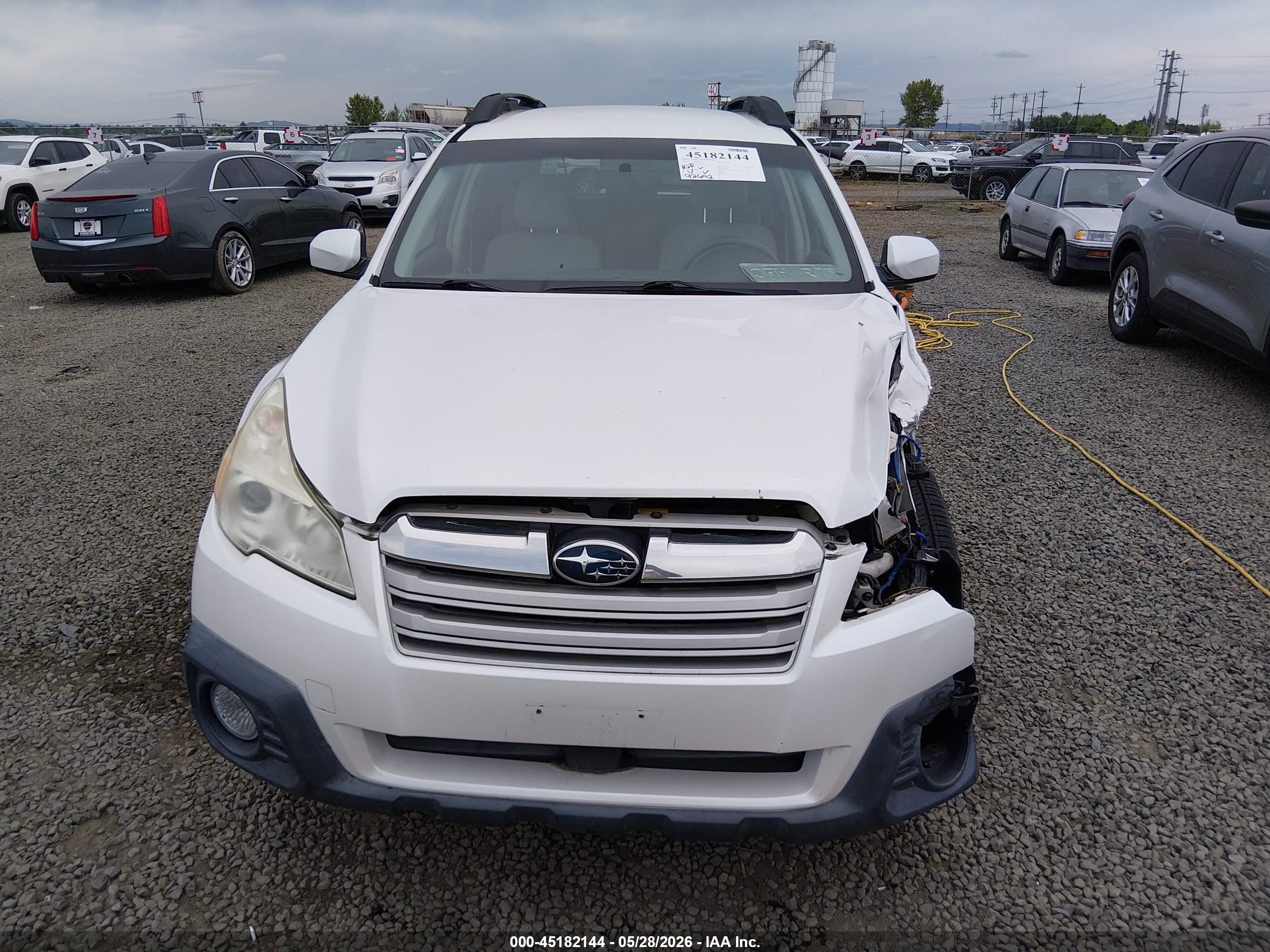 2014 Subaru Outback 2.5i Premium White vin: 4S4BRBCC3E3202185