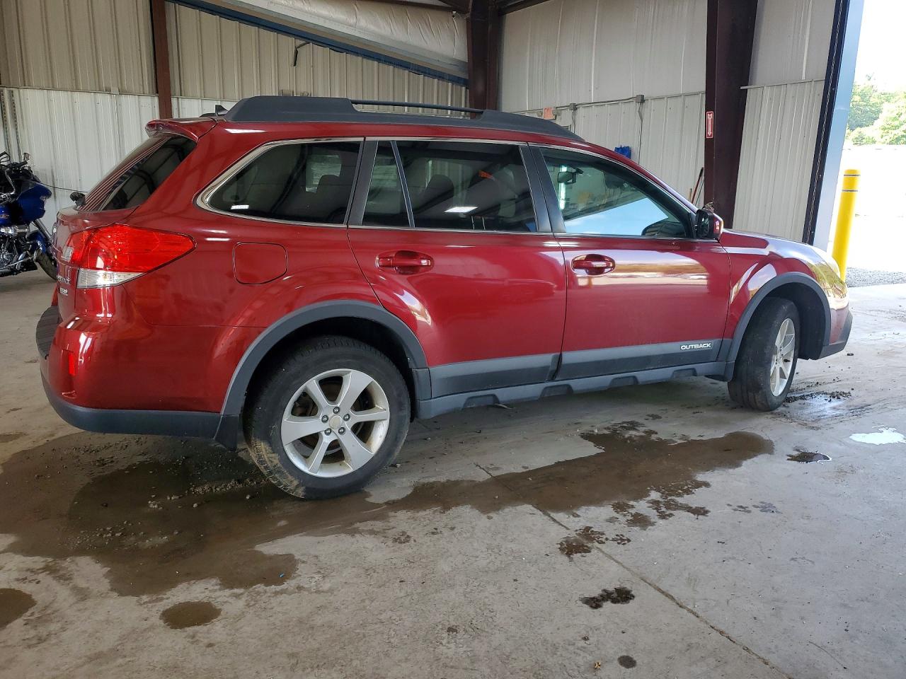 2014 Subaru Outback 2.5i Premium Красный vin: 4S4BRBCC3E3211582