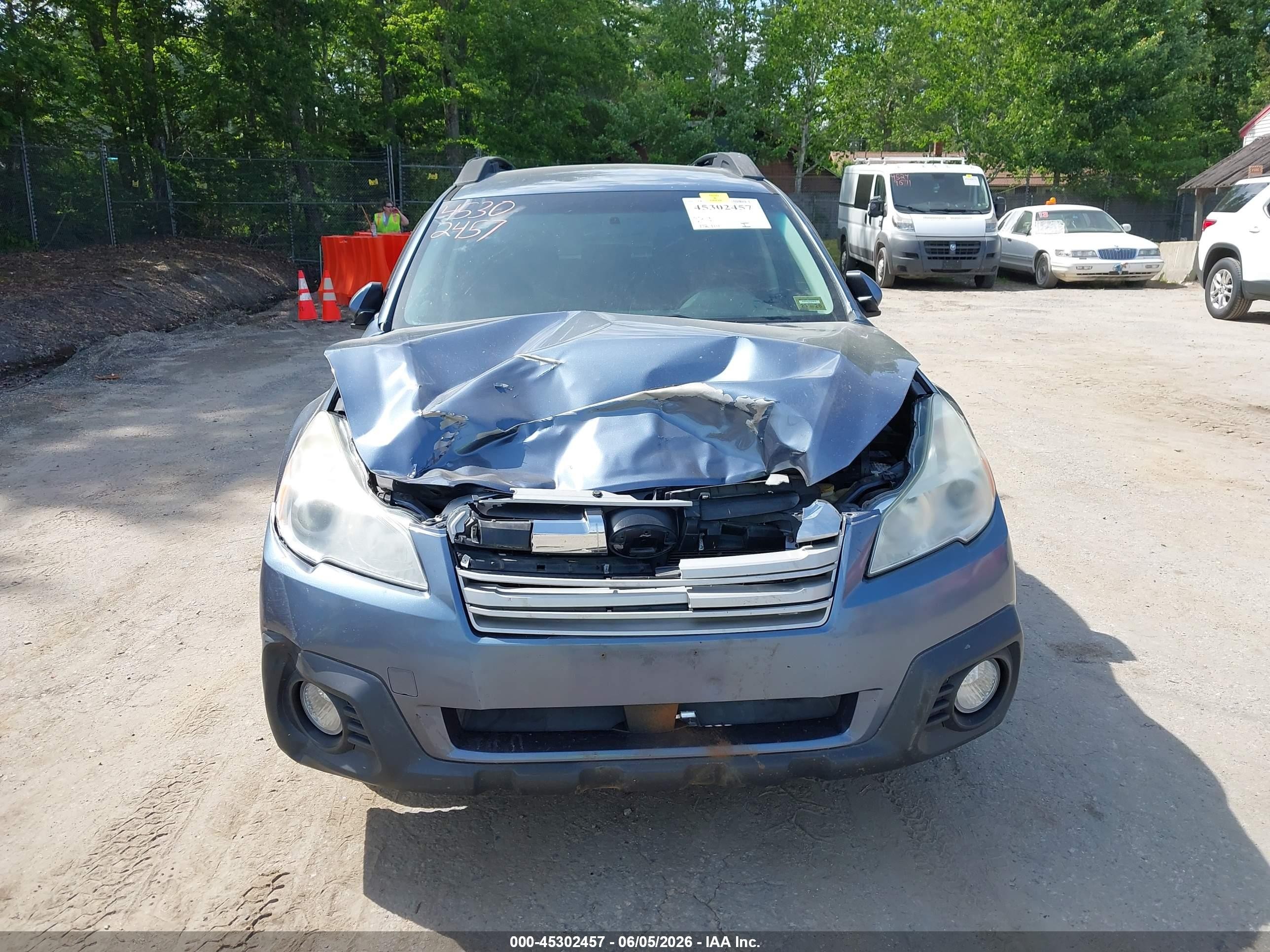 2014 Subaru Outback 2.5i Premium Blue vin: 4S4BRBCC3E3270681