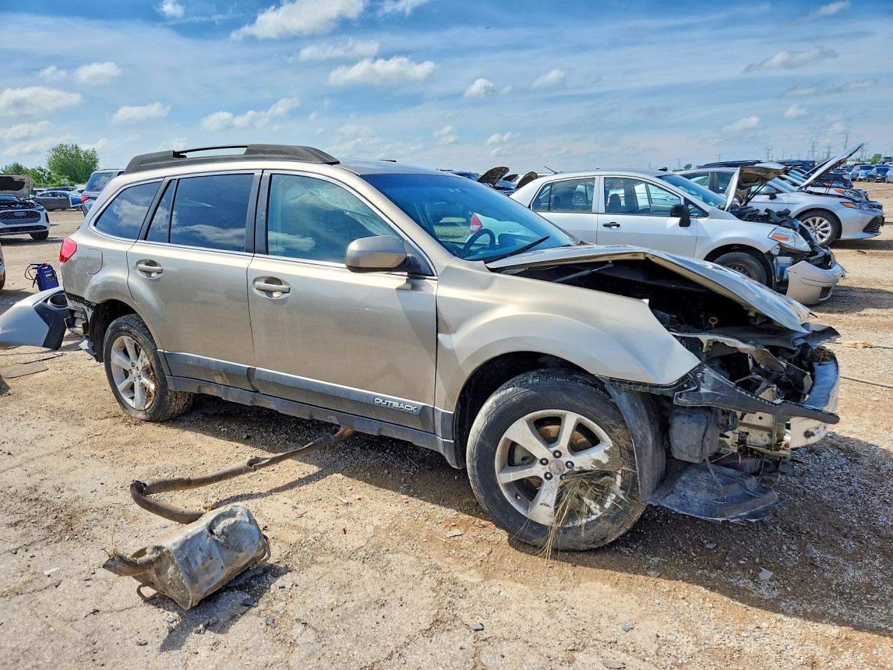 2014 Subaru Outback 2.5i Premium Cream vin: 4S4BRBCC3E3287108