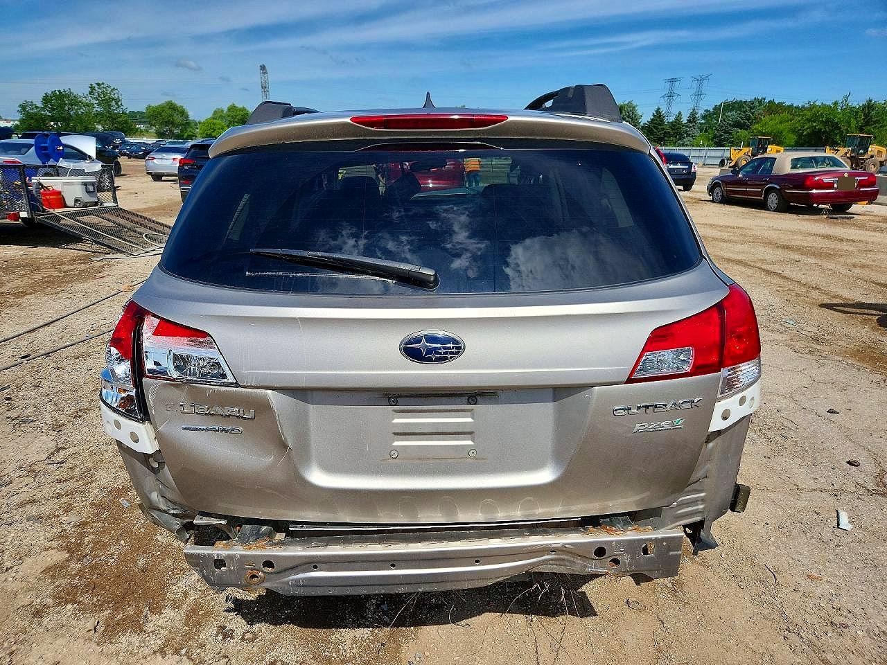 2014 Subaru Outback 2.5i Premium Cream vin: 4S4BRBCC3E3287108
