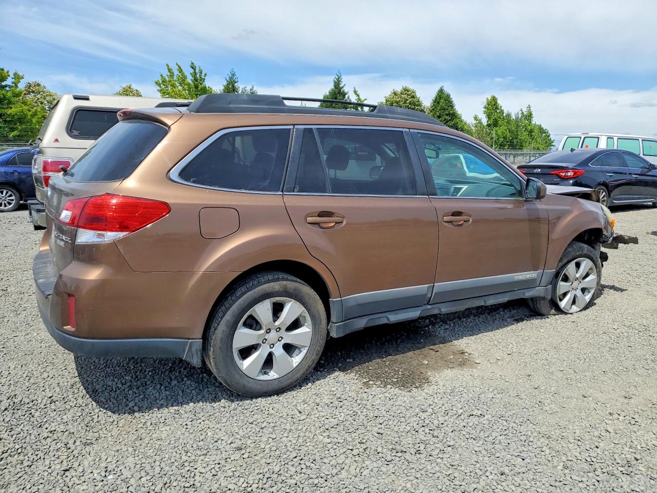 2011 Subaru Outback 2.5i Premium Коричневый vin: 4S4BRBCC4B3318636