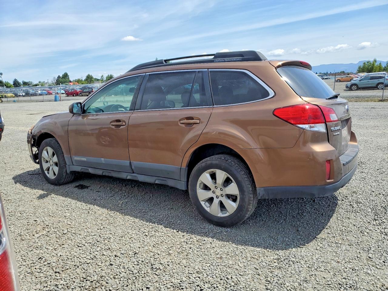 2011 Subaru Outback 2.5i Premium Коричневый vin: 4S4BRBCC4B3318636