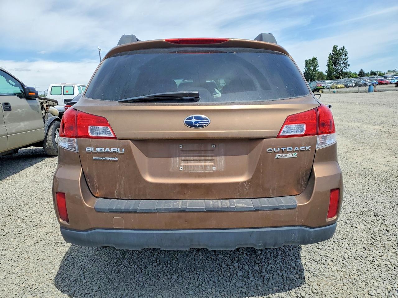 2011 Subaru Outback 2.5i Premium Коричневый vin: 4S4BRBCC4B3318636