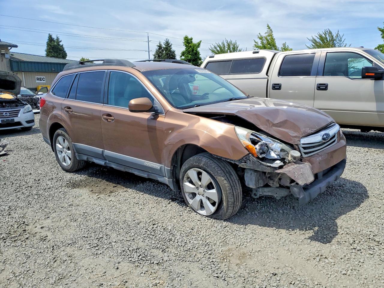 2011 Subaru Outback 2.5i Premium Коричневый vin: 4S4BRBCC4B3318636