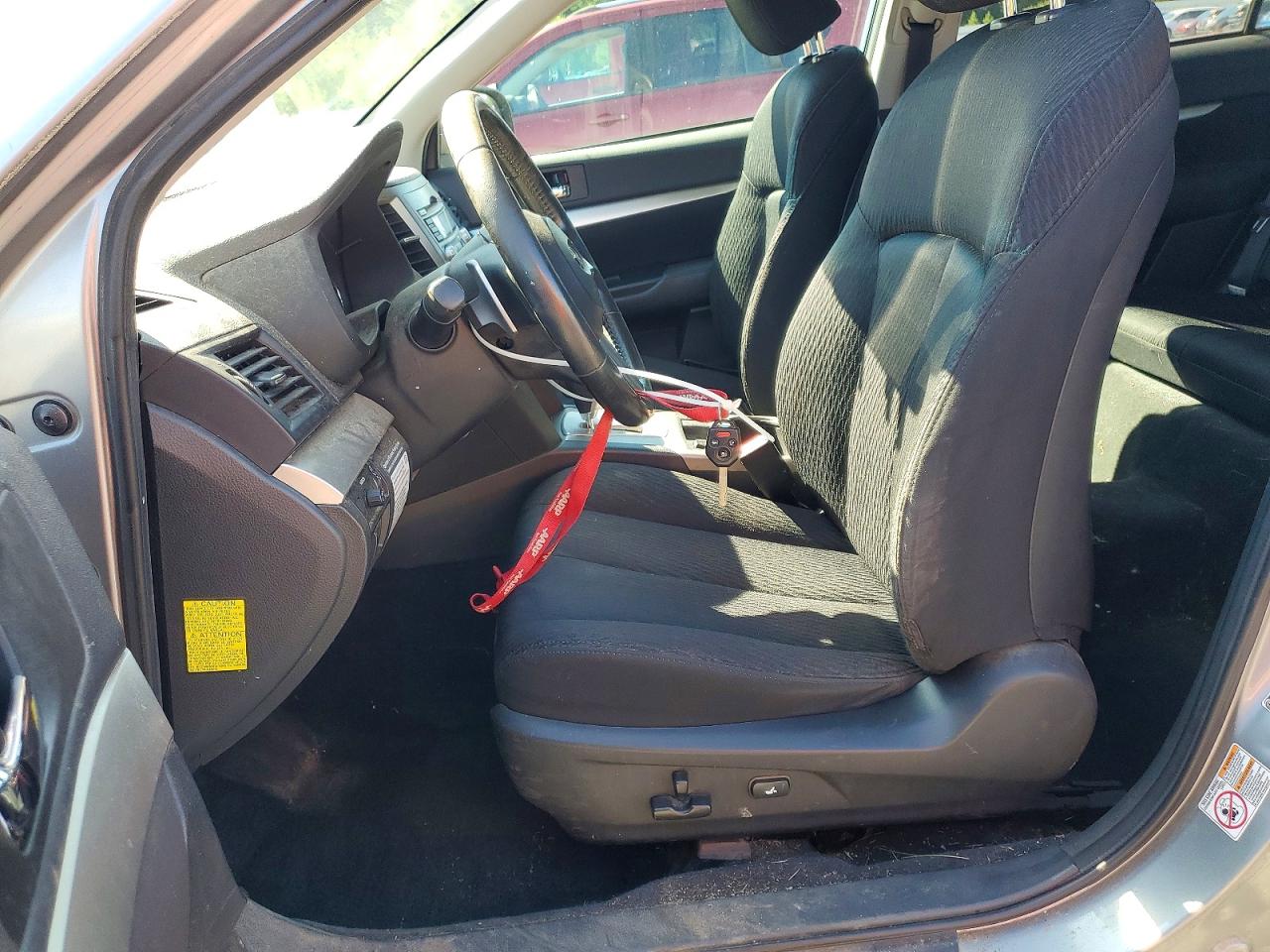 2011 Subaru Outback 2.5i Premium Silver vin: 4S4BRBCC4B3372907