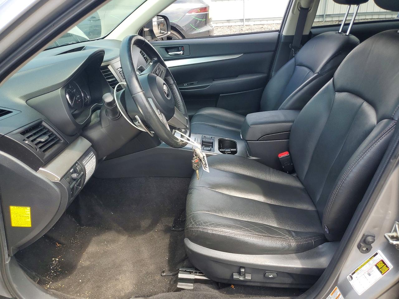 2011 Subaru Outback 2.5i Premium Silver vin: 4S4BRBCC4B3380358