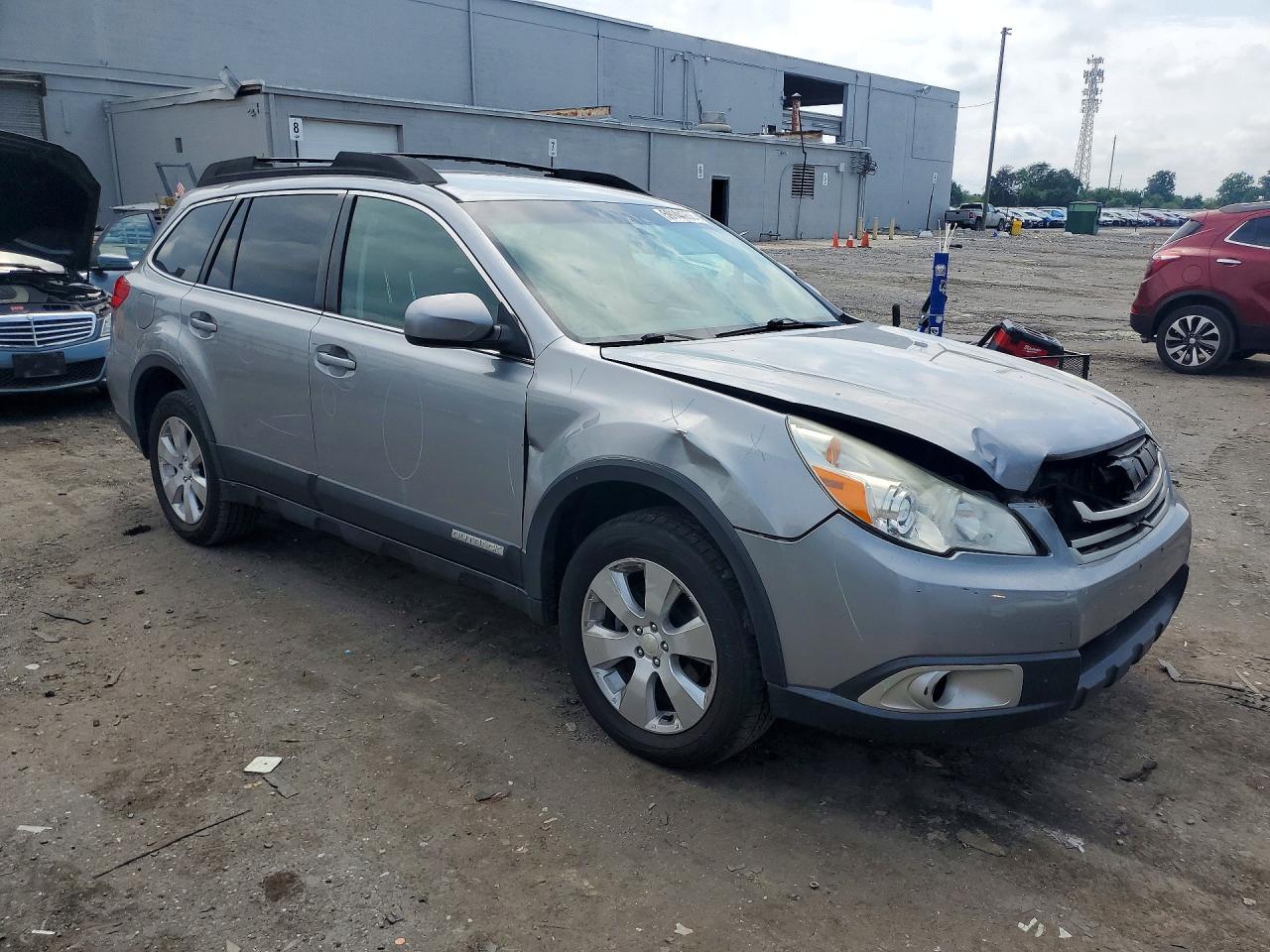 2011 Subaru Outback 2.5i Premium Silver vin: 4S4BRBCC4B3380358