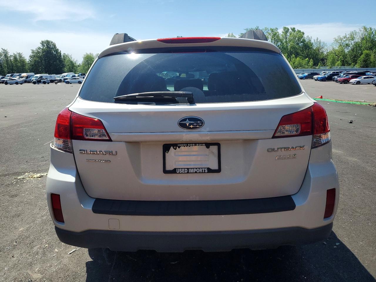 2011 Subaru Outback 2.5i Premium White vin: 4S4BRBCC4B3393157