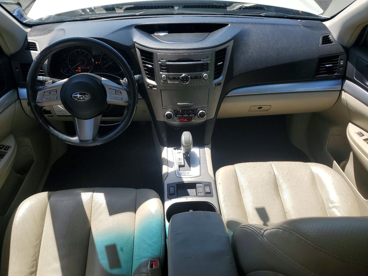 2011 Subaru Outback 2.5i Premium White vin: 4S4BRBCC4B3393157