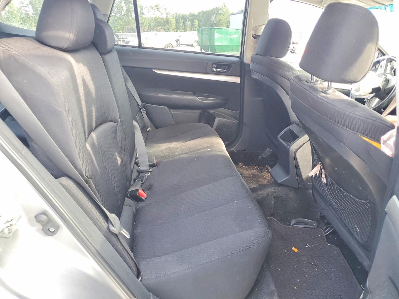 2011 Subaru Outback 2.5i Premium Серебряный vin: 4S4BRBCC4B3396012