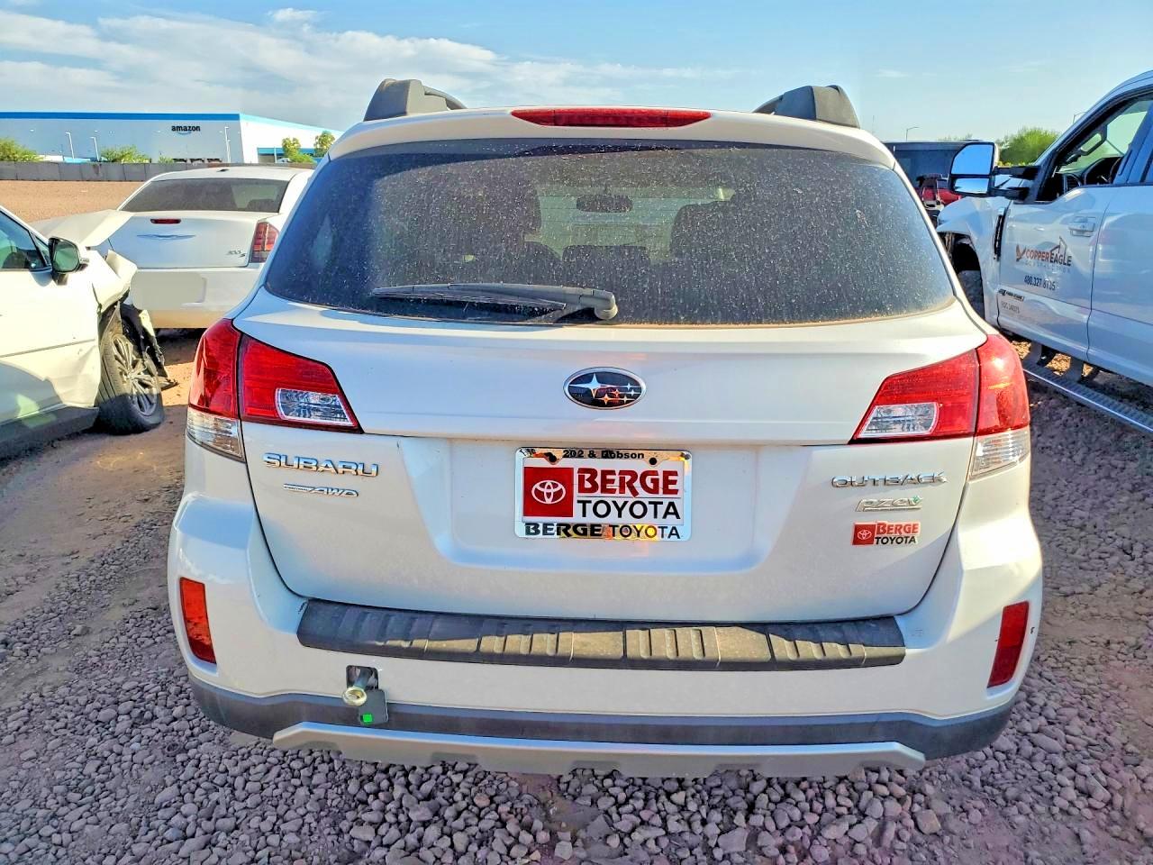 2012 Subaru Outback 2.5i Premium White vin: 4S4BRBCC4C3209658