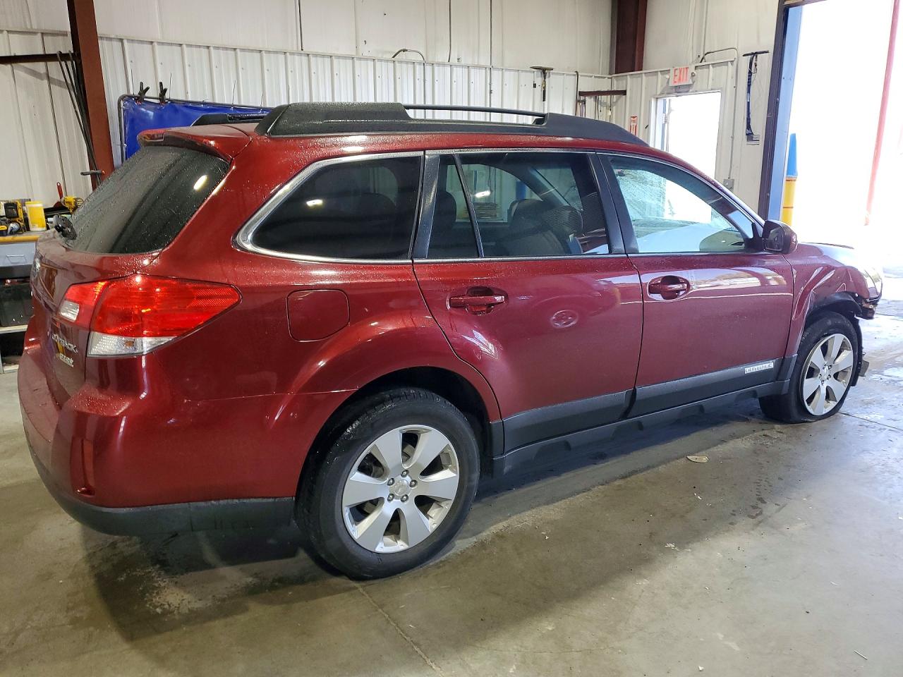 2012 Subaru Outback 2.5i Premium Burgundy vin: 4S4BRBCC4C3299653