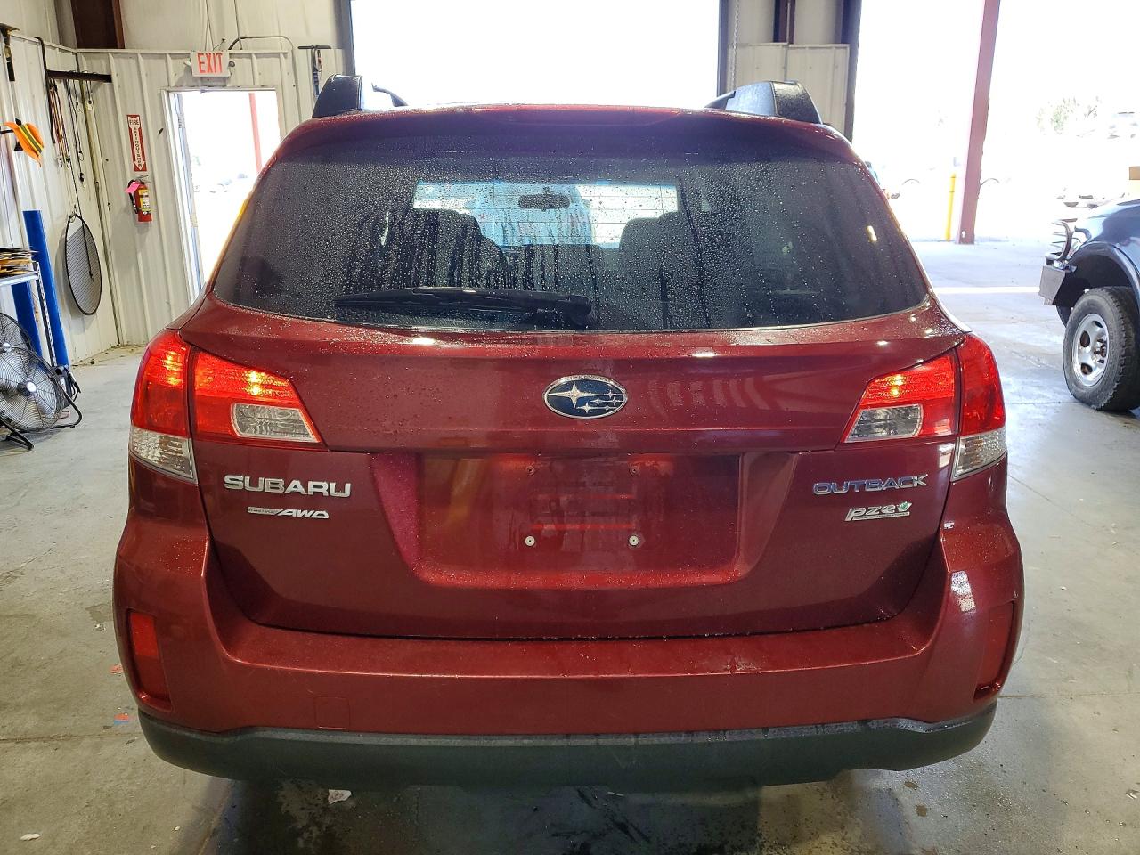 2012 Subaru Outback 2.5i Premium Burgundy vin: 4S4BRBCC4C3299653