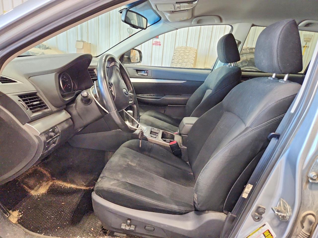 2013 Subaru Outback 2.5i Premium Серебряный vin: 4S4BRBCC4D3222718