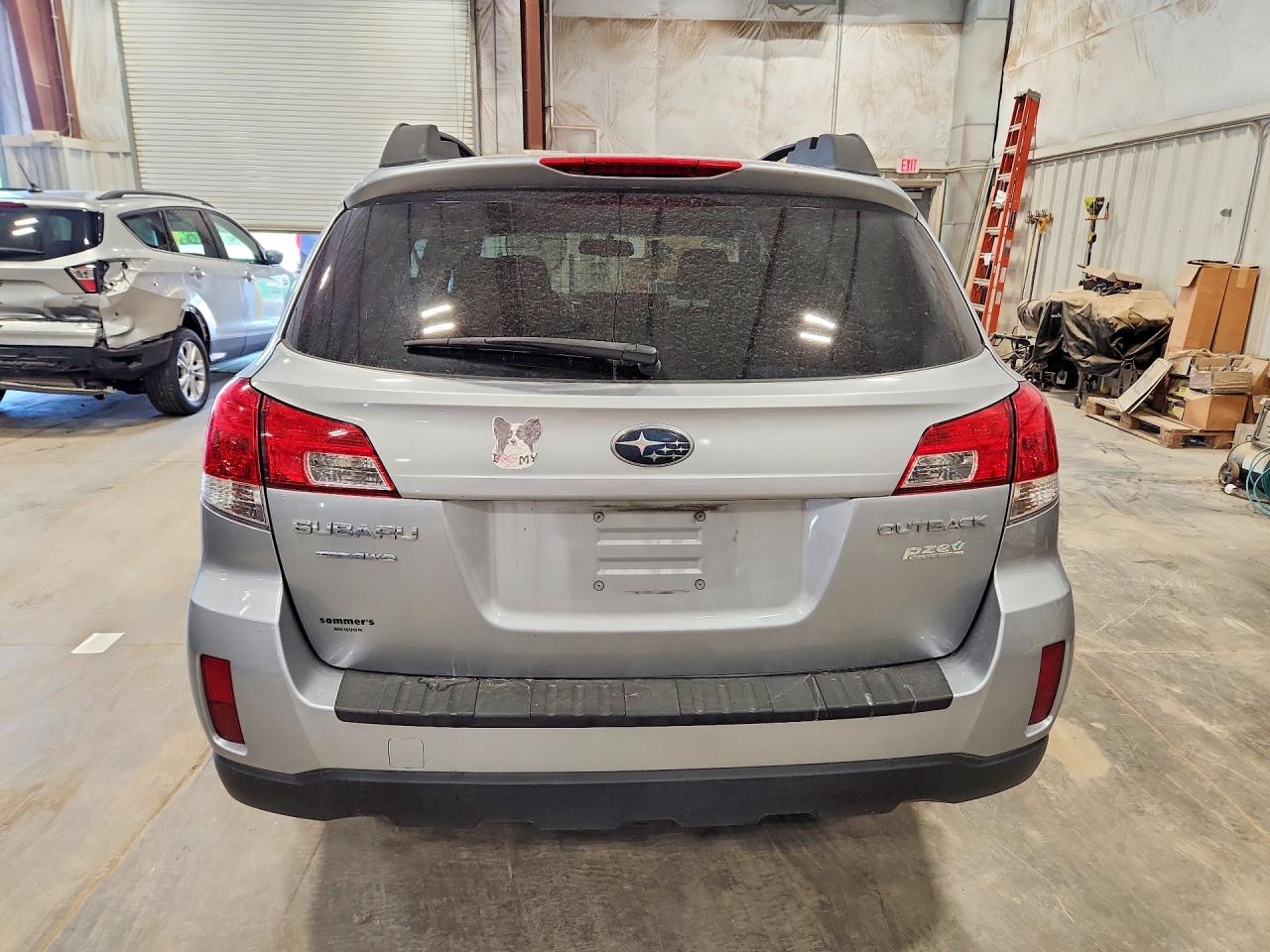 2013 Subaru Outback 2.5i Premium Серебряный vin: 4S4BRBCC4D3222718
