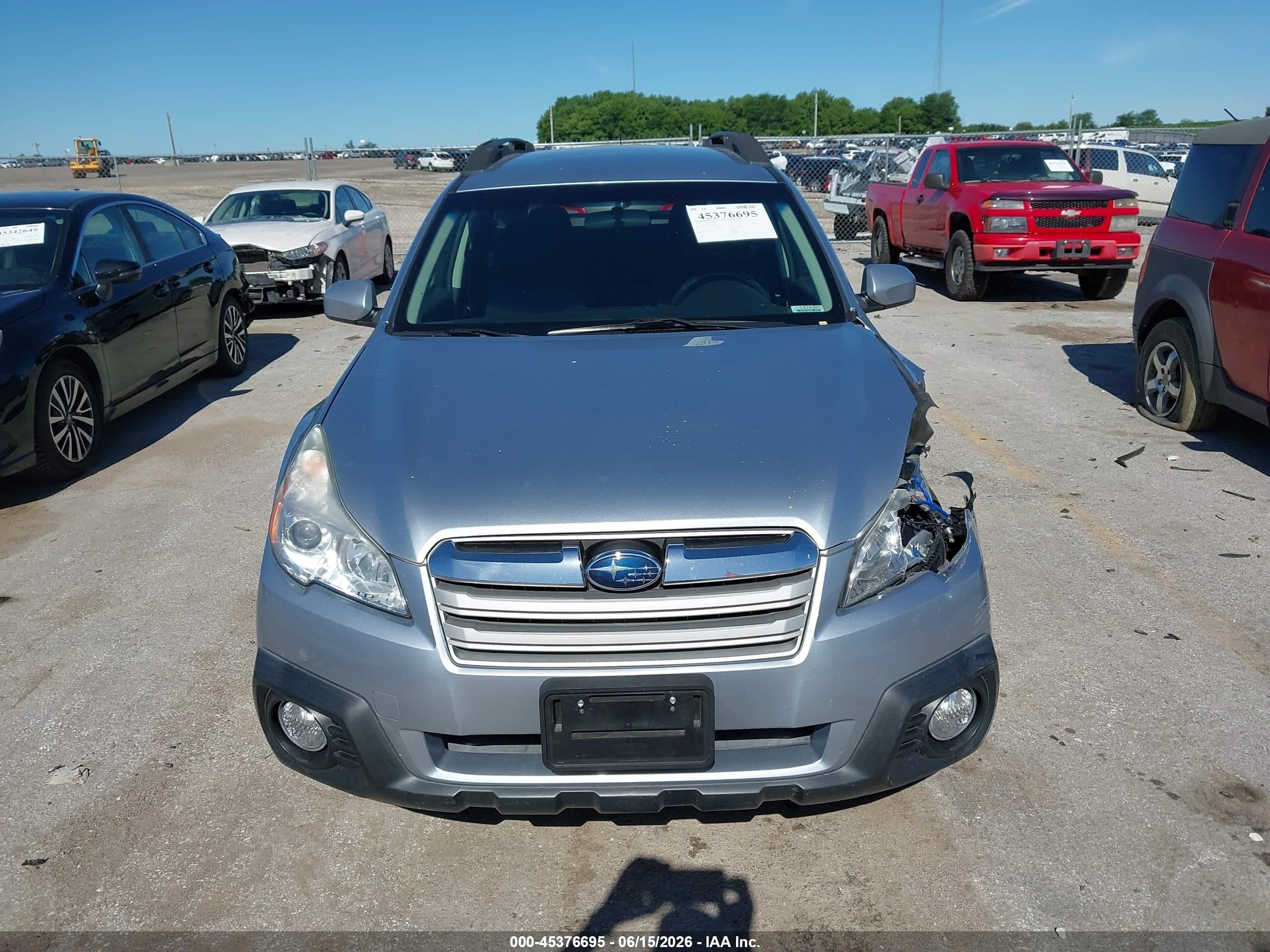 2013 Subaru Outback 2.5i Premium Серебряный vin: 4S4BRBCC4D3297404