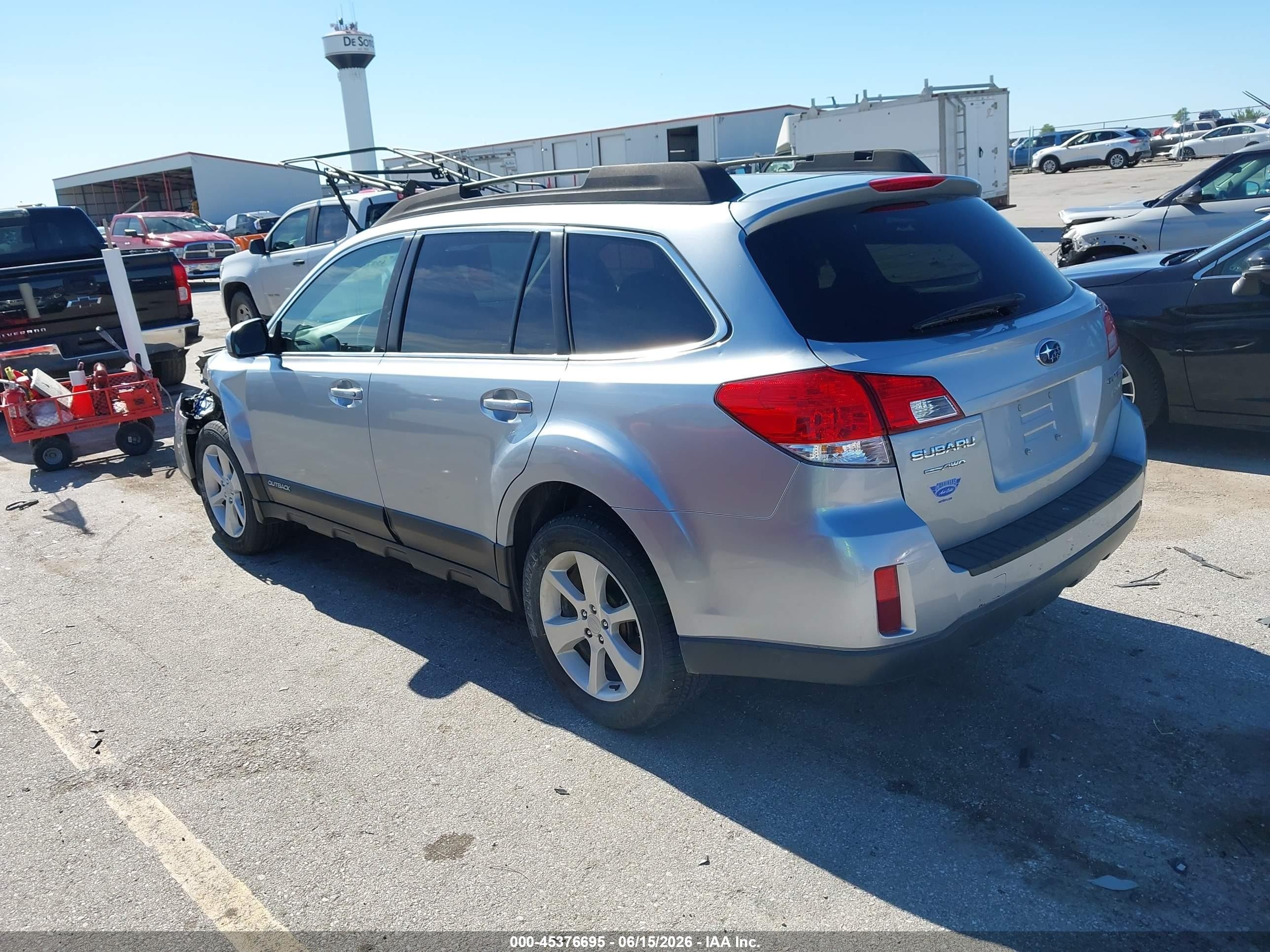 2013 Subaru Outback 2.5i Premium Серебряный vin: 4S4BRBCC4D3297404