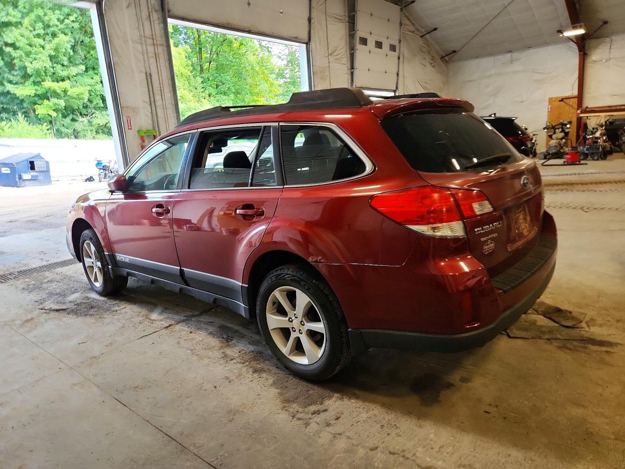 2013 Subaru Outback 2.5i Premium Red vin: 4S4BRBCC4D3320664