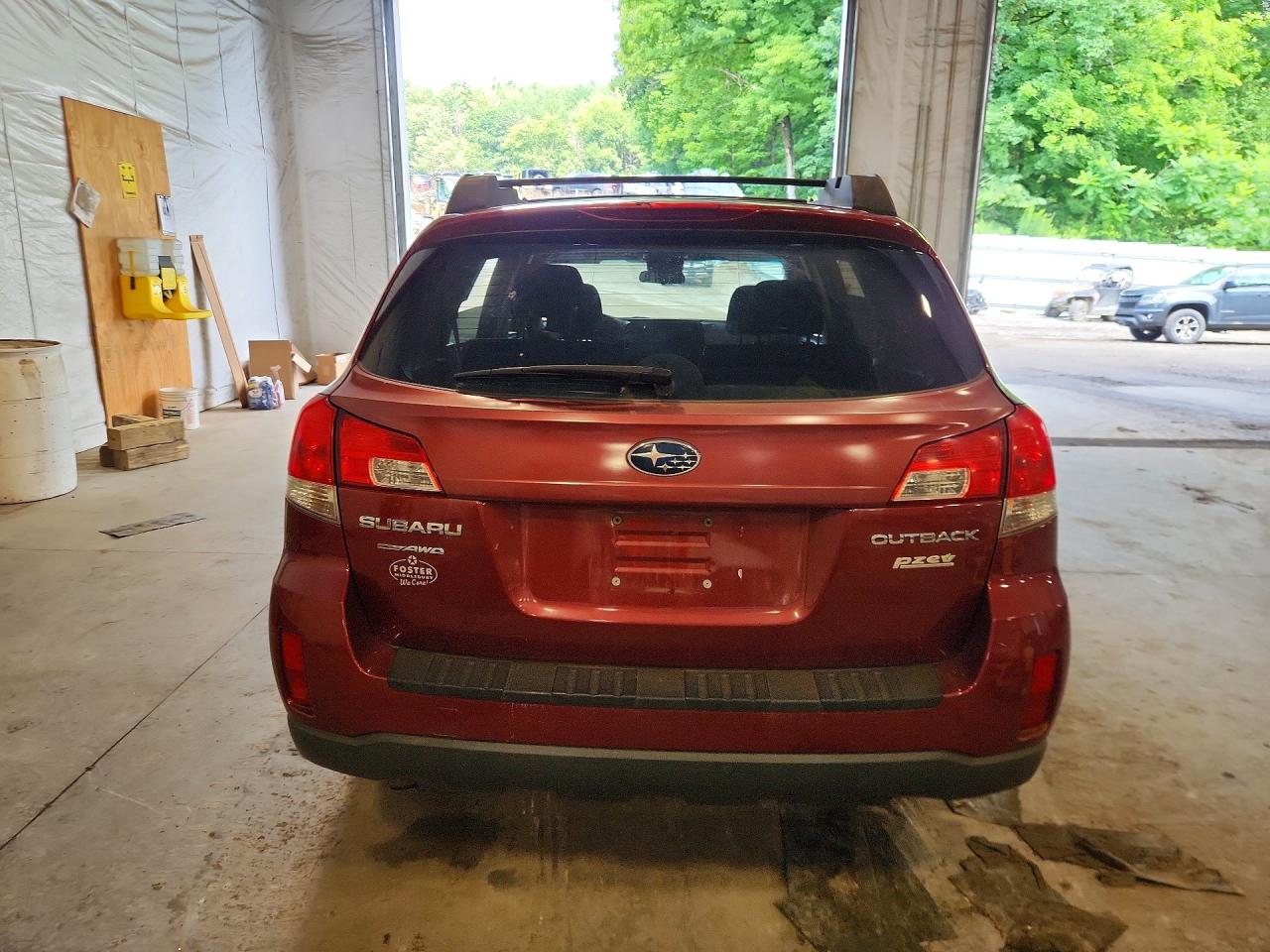 2013 Subaru Outback 2.5i Premium Red vin: 4S4BRBCC4D3320664