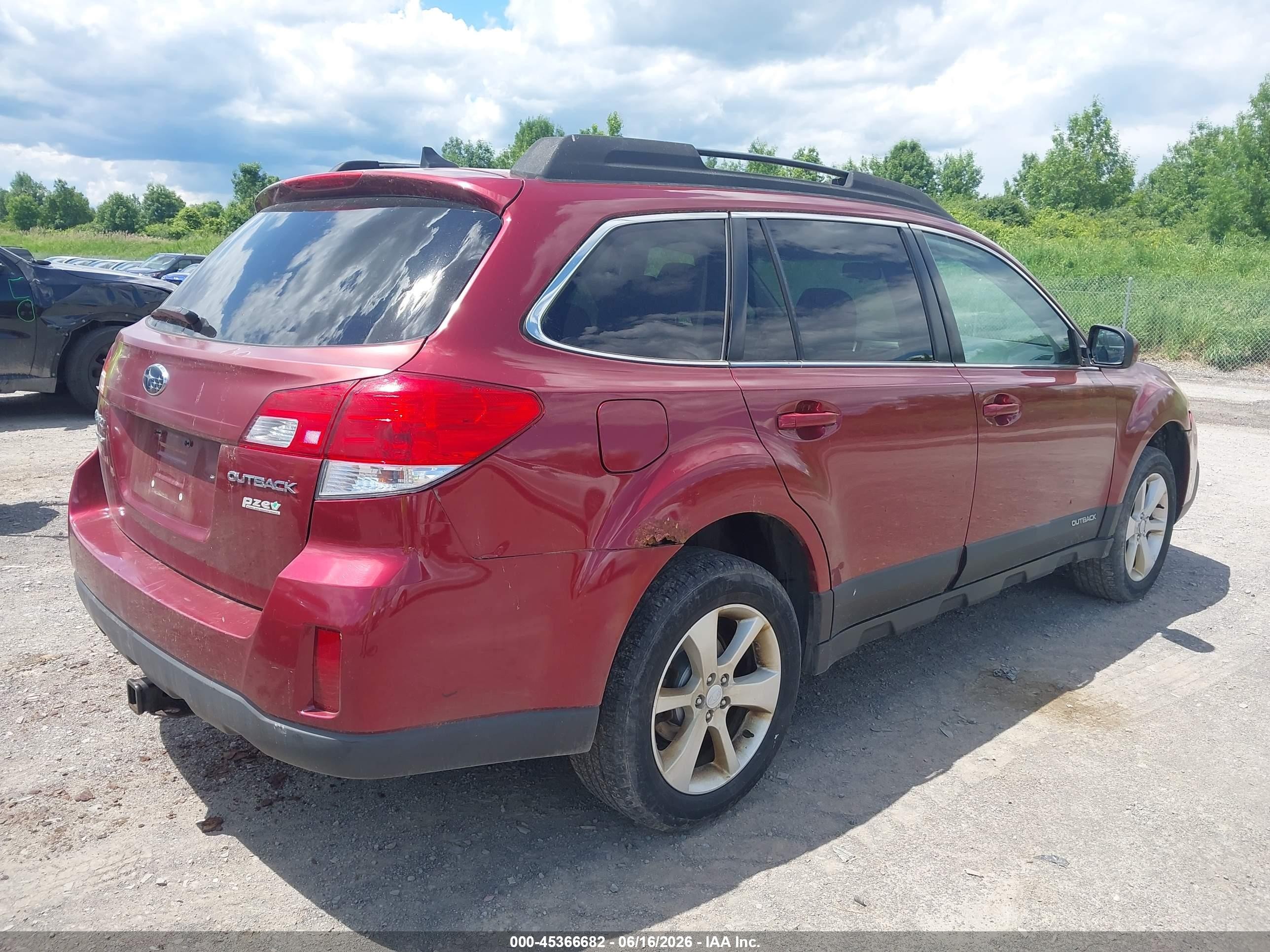 2014 Subaru Outback 2.5i Premium Red vin: 4S4BRBCC4E3202356