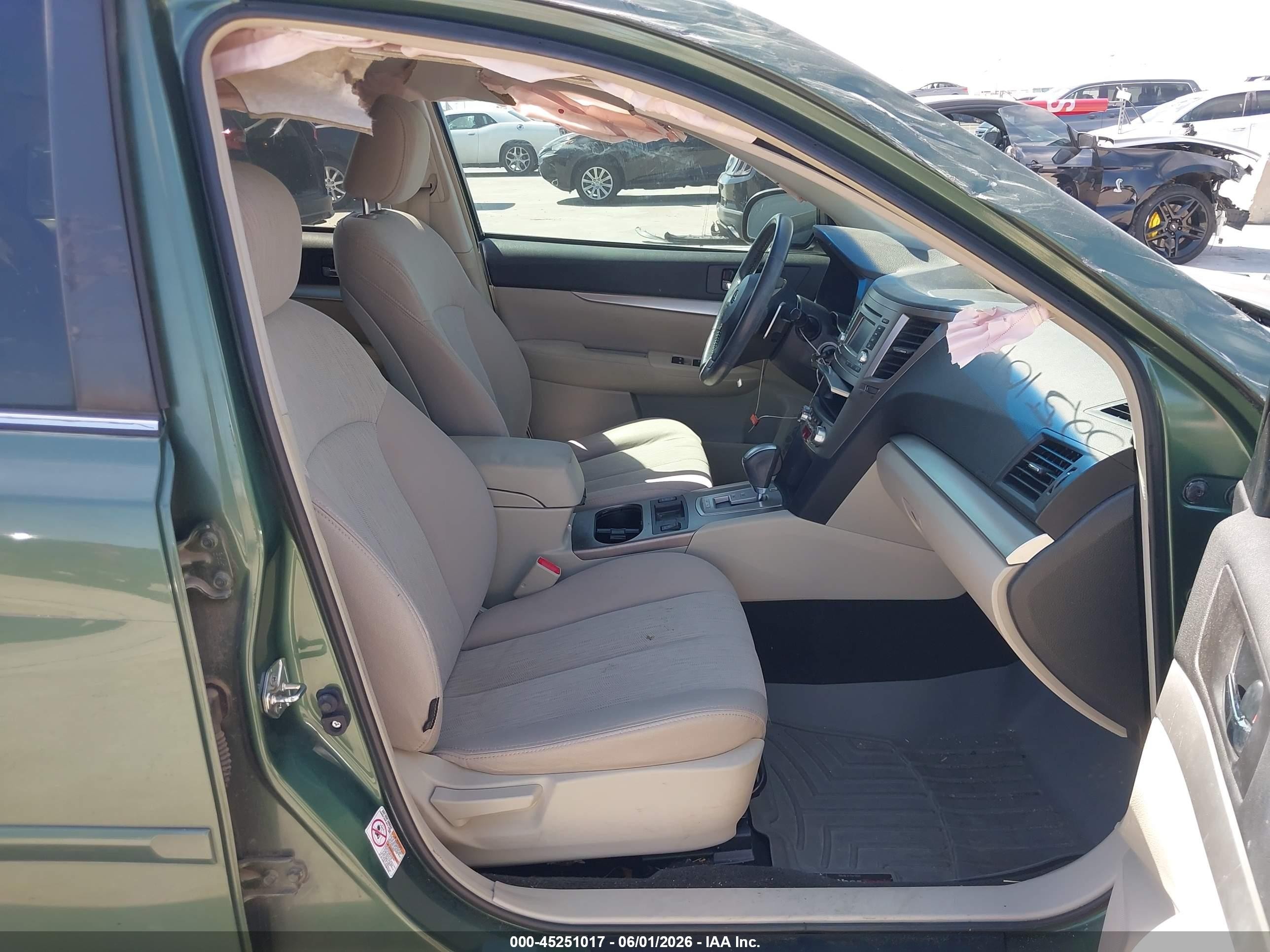 2014 Subaru Outback 2.5i Premium Green vin: 4S4BRBCC4E3267059