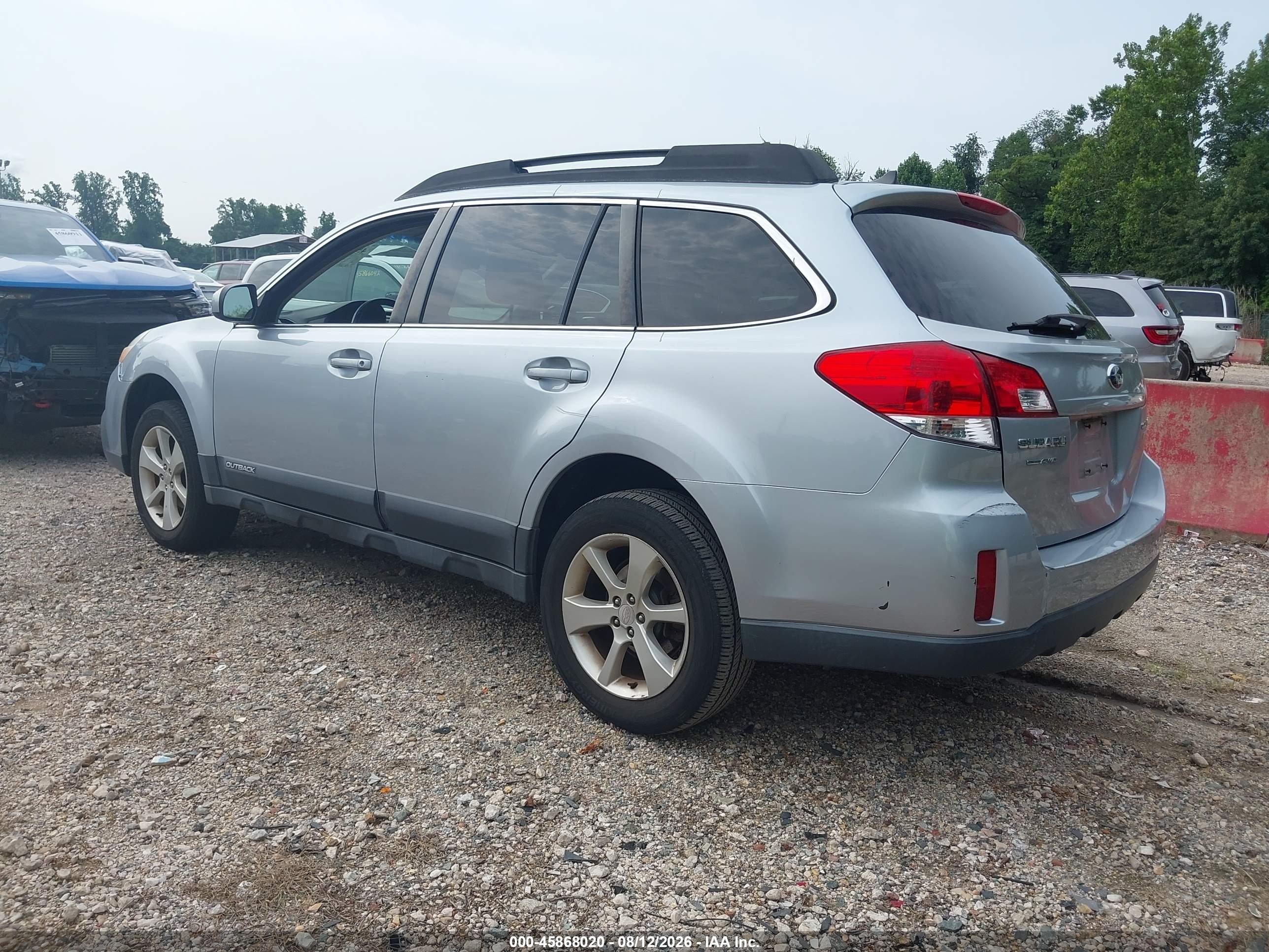 2014 Subaru Outback 2.5i Premium Silver vin: 4S4BRBCC4E3278532
