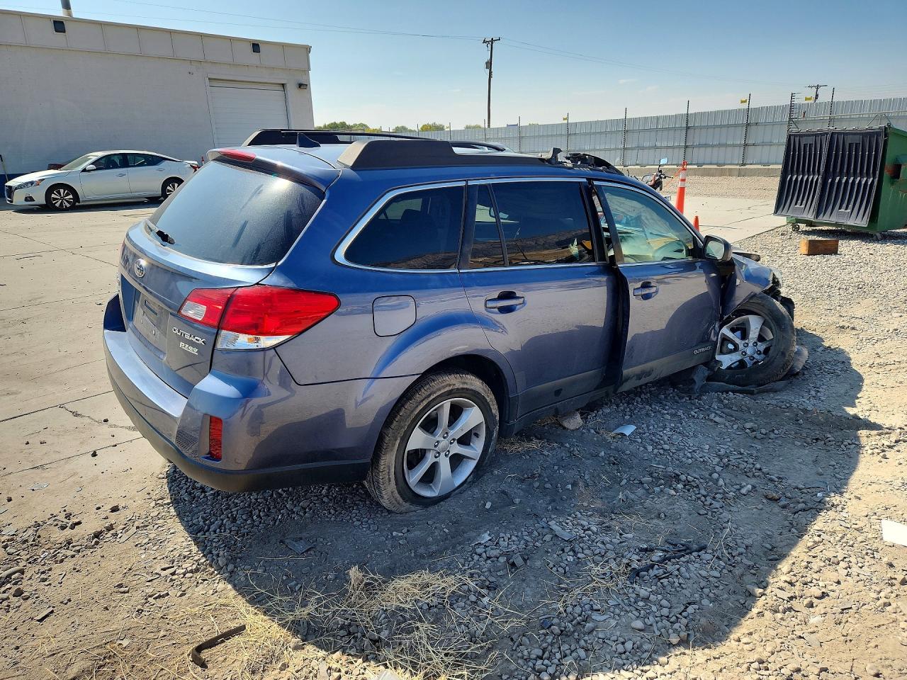 2014 Subaru Outback 2.5i Premium Blue vin: 4S4BRBCC4E3290020