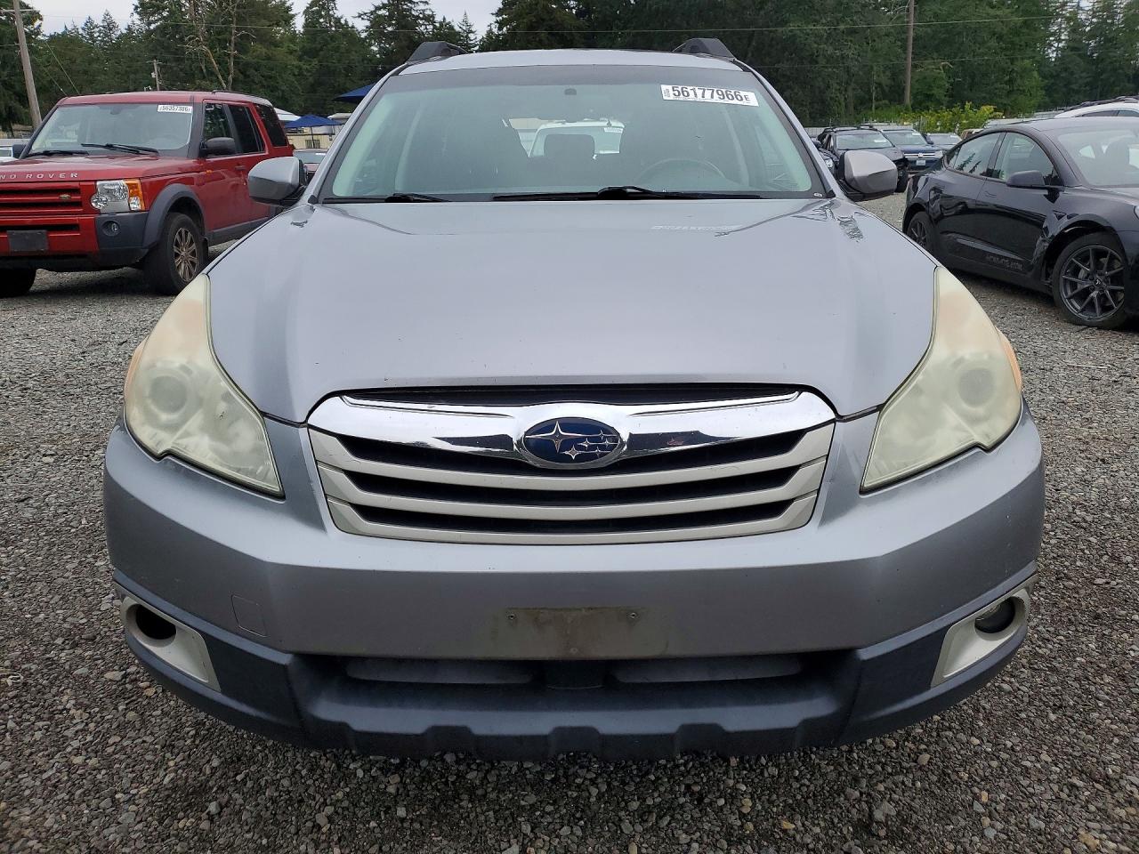 2011 Subaru Outback 2.5i Premium Silver vin: 4S4BRBCC5B3400360