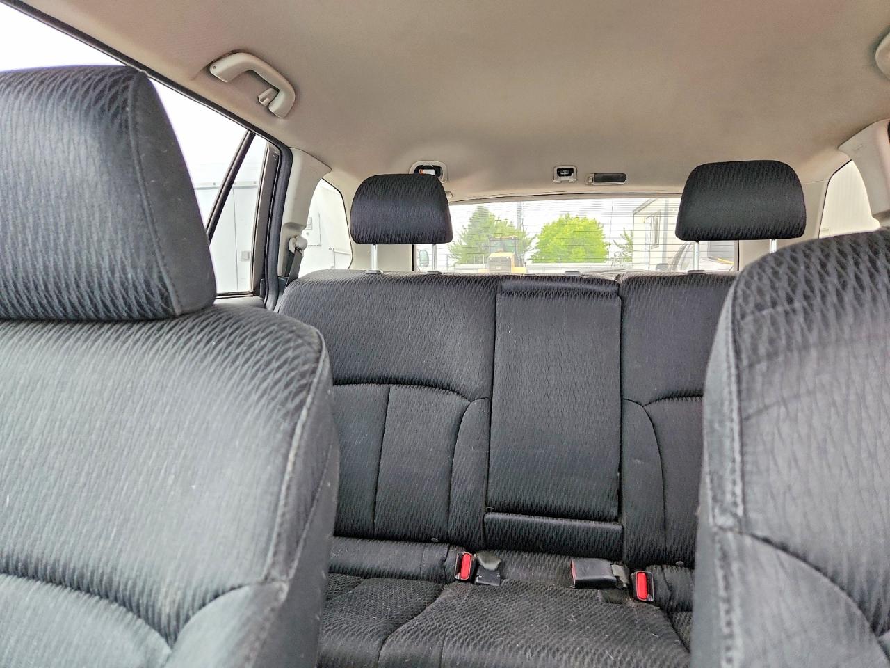 2011 Subaru Outback 2.5i Premium Silver vin: 4S4BRBCC5B3410662