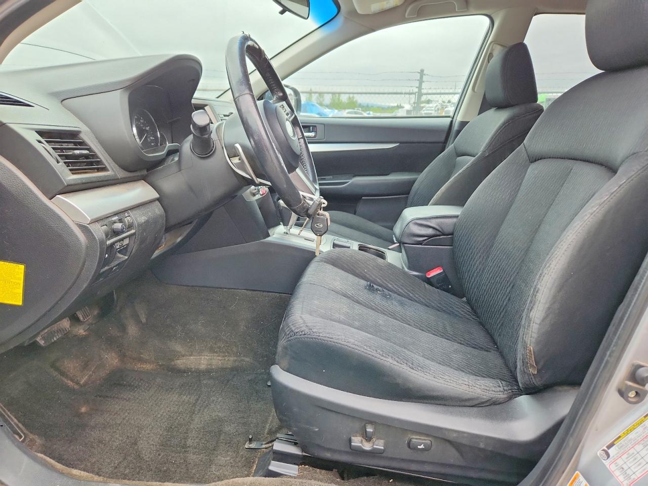 2011 Subaru Outback 2.5i Premium Silver vin: 4S4BRBCC5B3410662