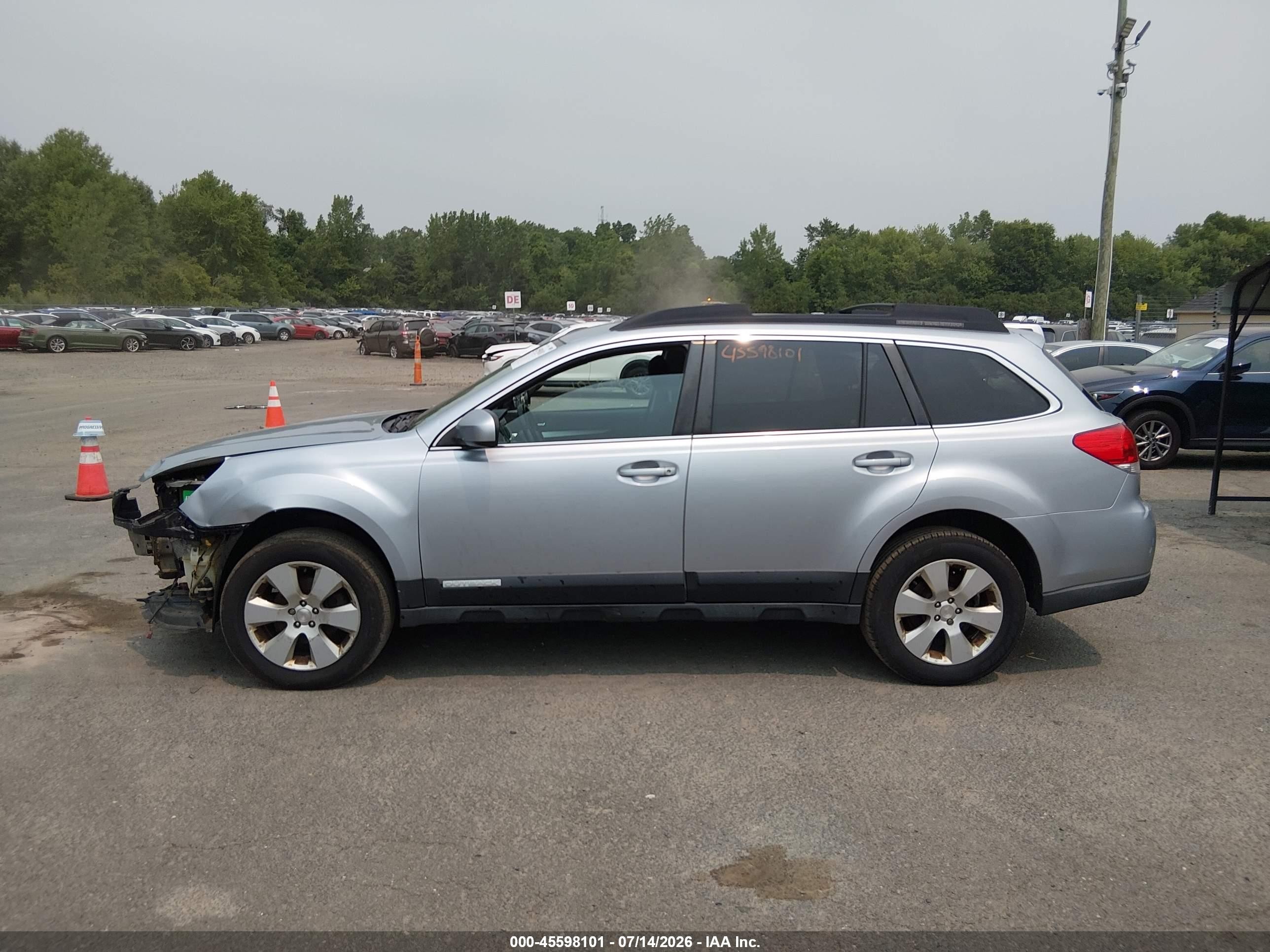 2012 Subaru Outback 2.5i Premium Silver vin: 4S4BRBCC5C3248680