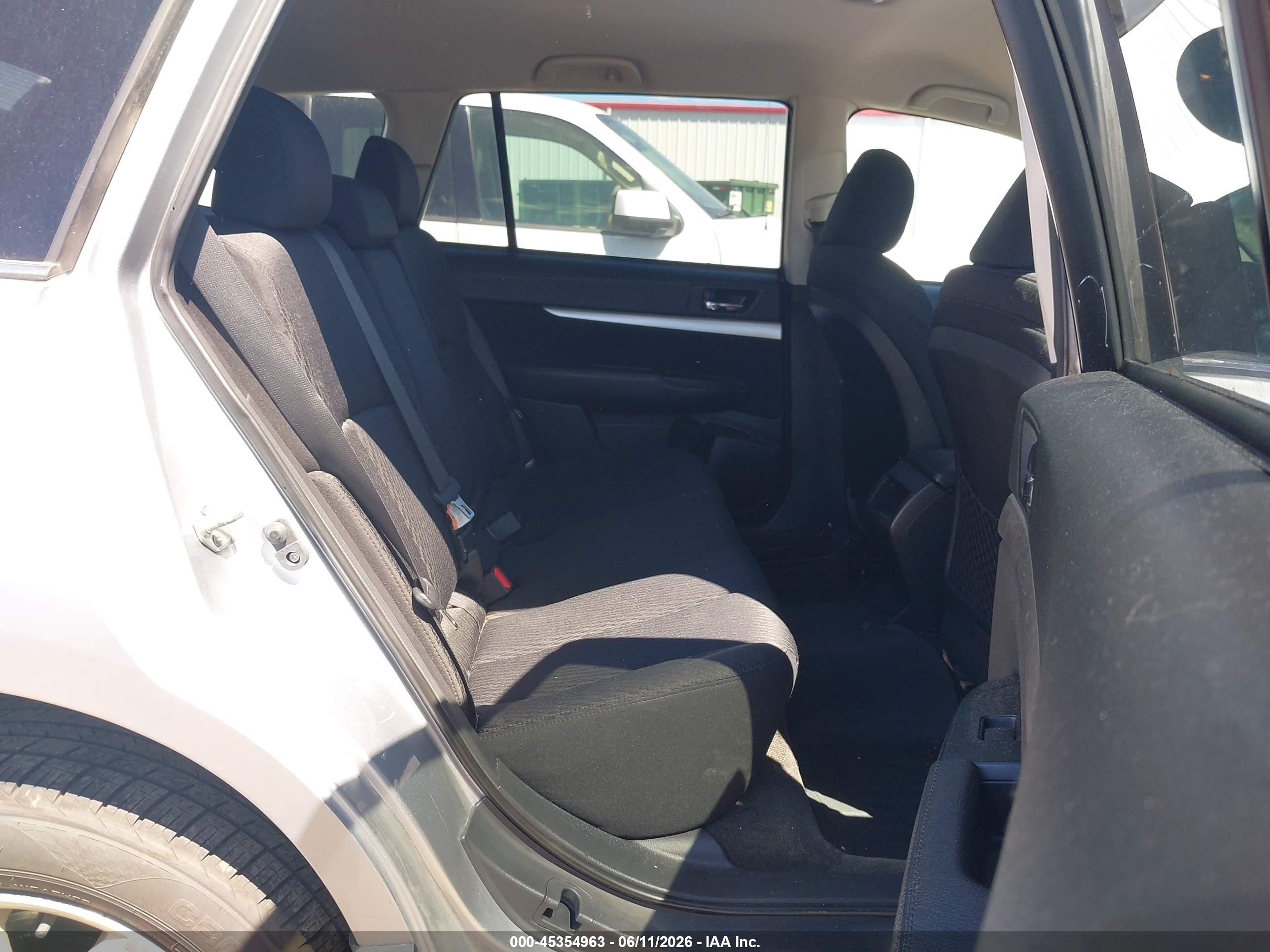 2012 Subaru Outback 2.5i Premium Silver vin: 4S4BRBCC5C3251630