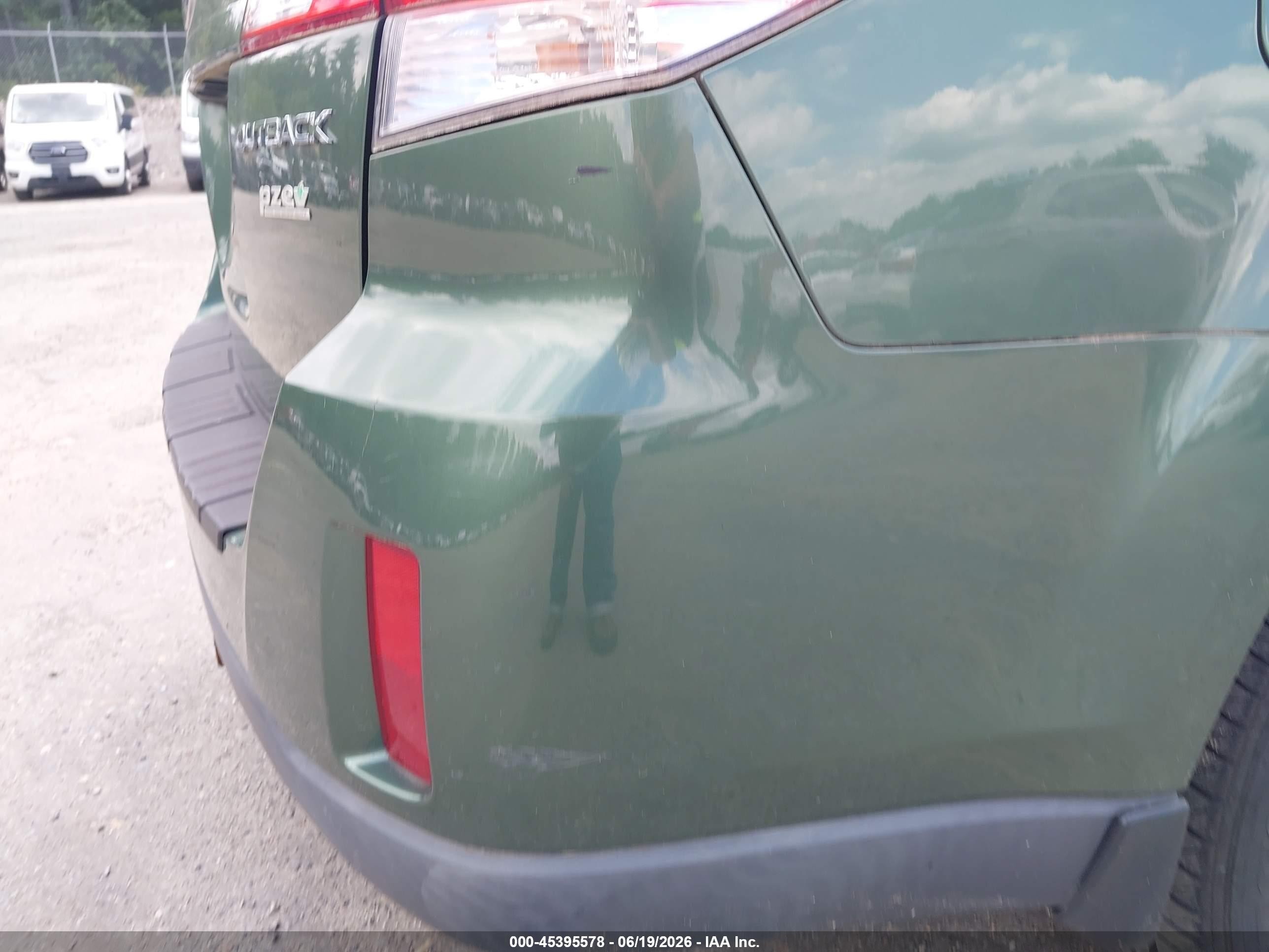 2012 Subaru Outback 2.5i Premium Green vin: 4S4BRBCC5C3255029