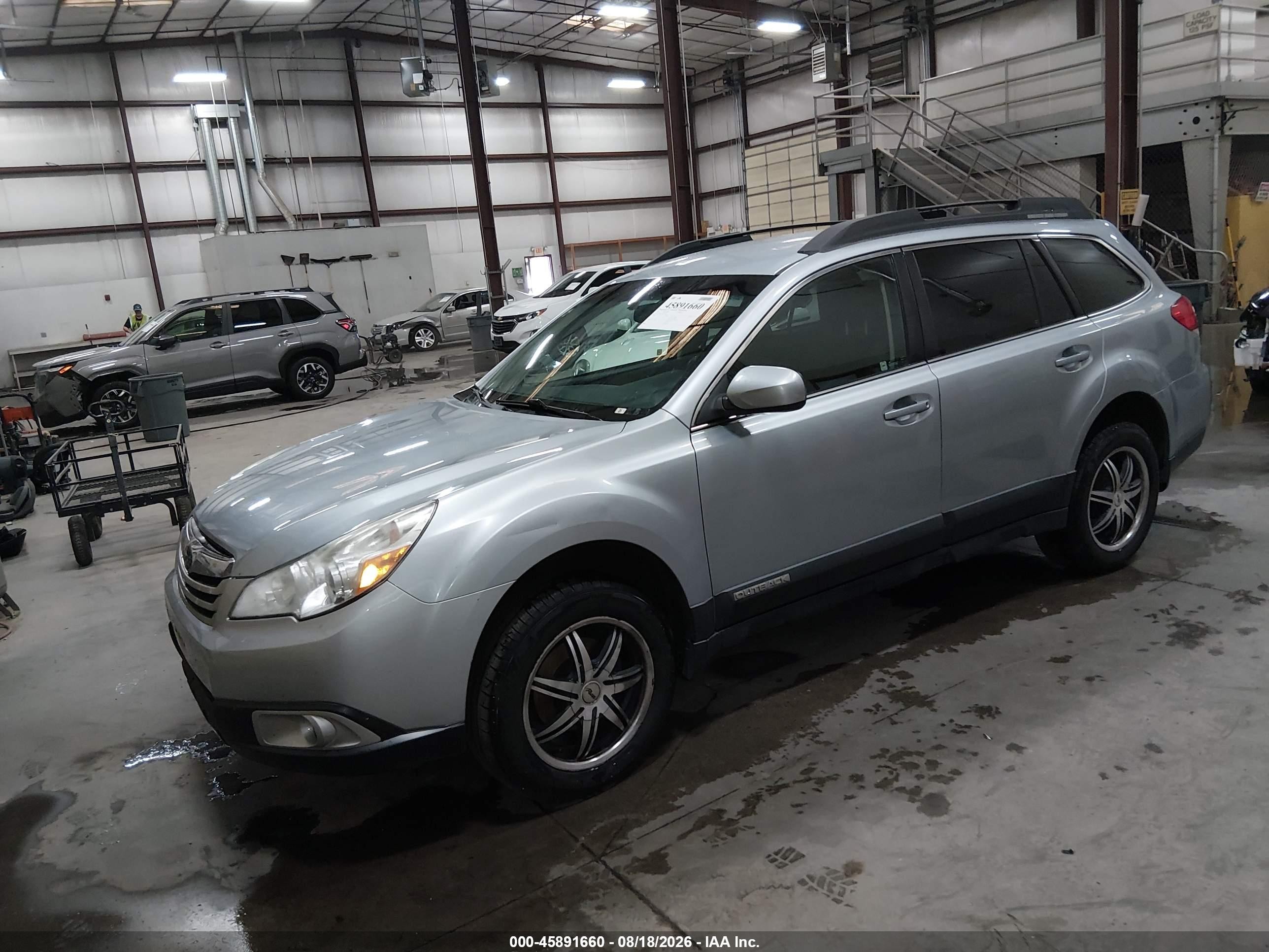 2012 Subaru Outback 2.5i Premium Silver vin: 4S4BRBCC5C3275331