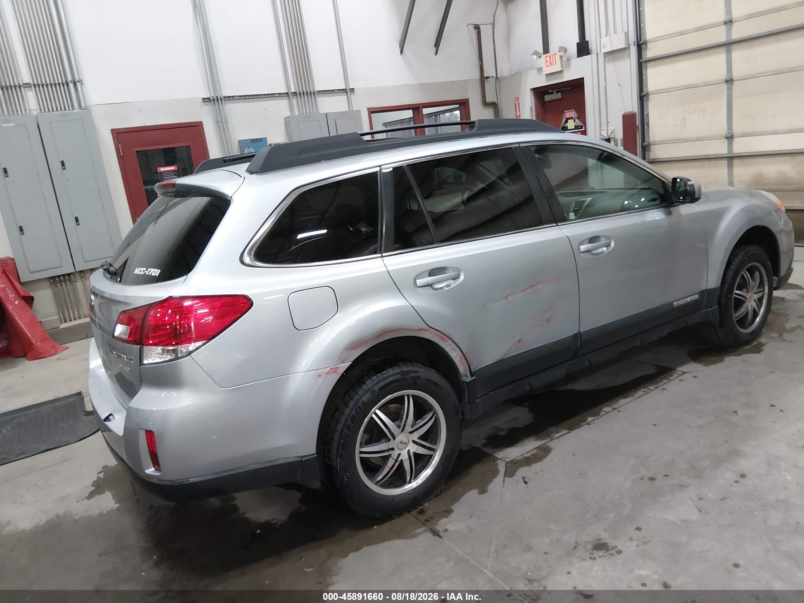 2012 Subaru Outback 2.5i Premium Silver vin: 4S4BRBCC5C3275331