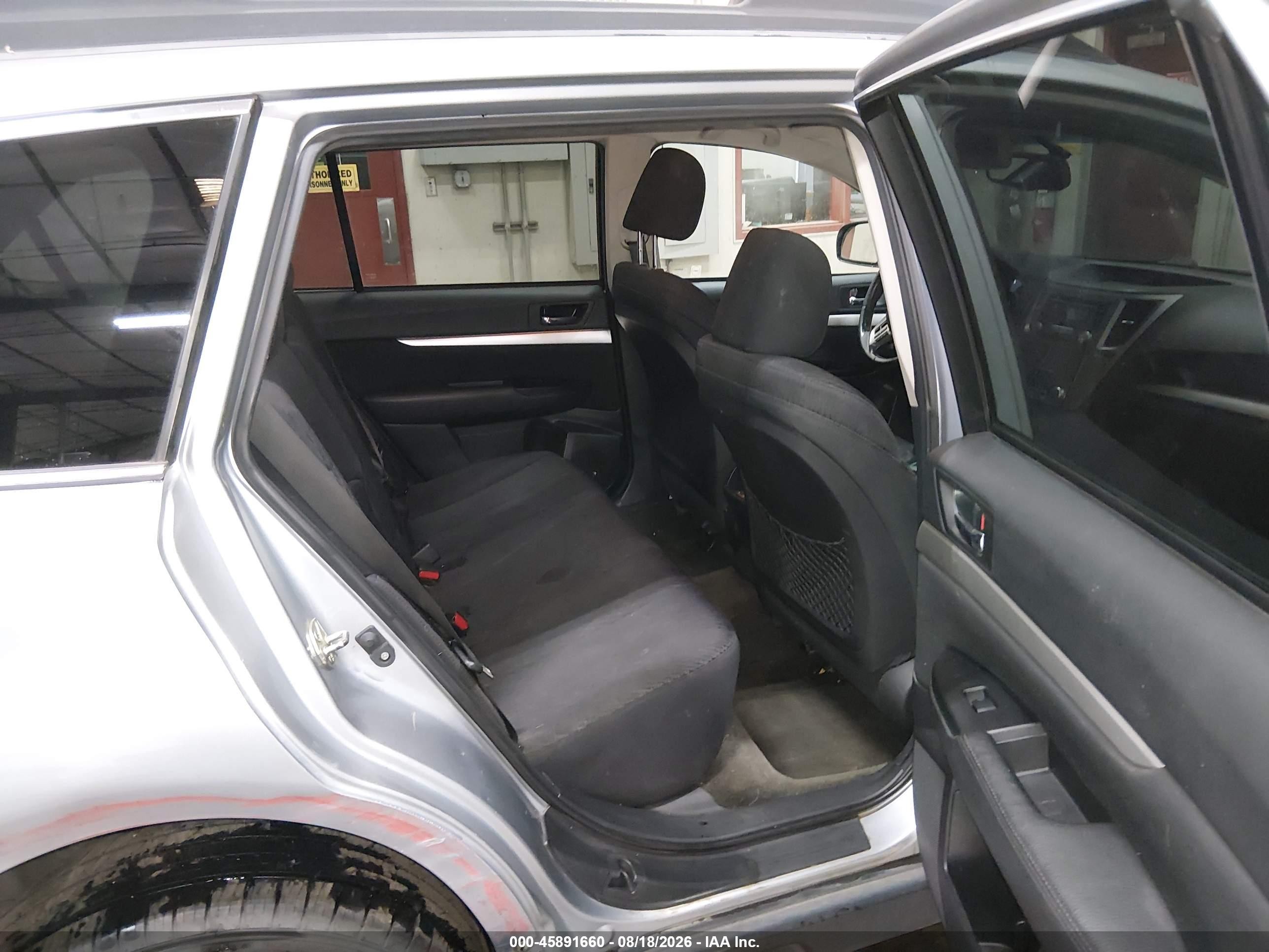 2012 Subaru Outback 2.5i Premium Silver vin: 4S4BRBCC5C3275331