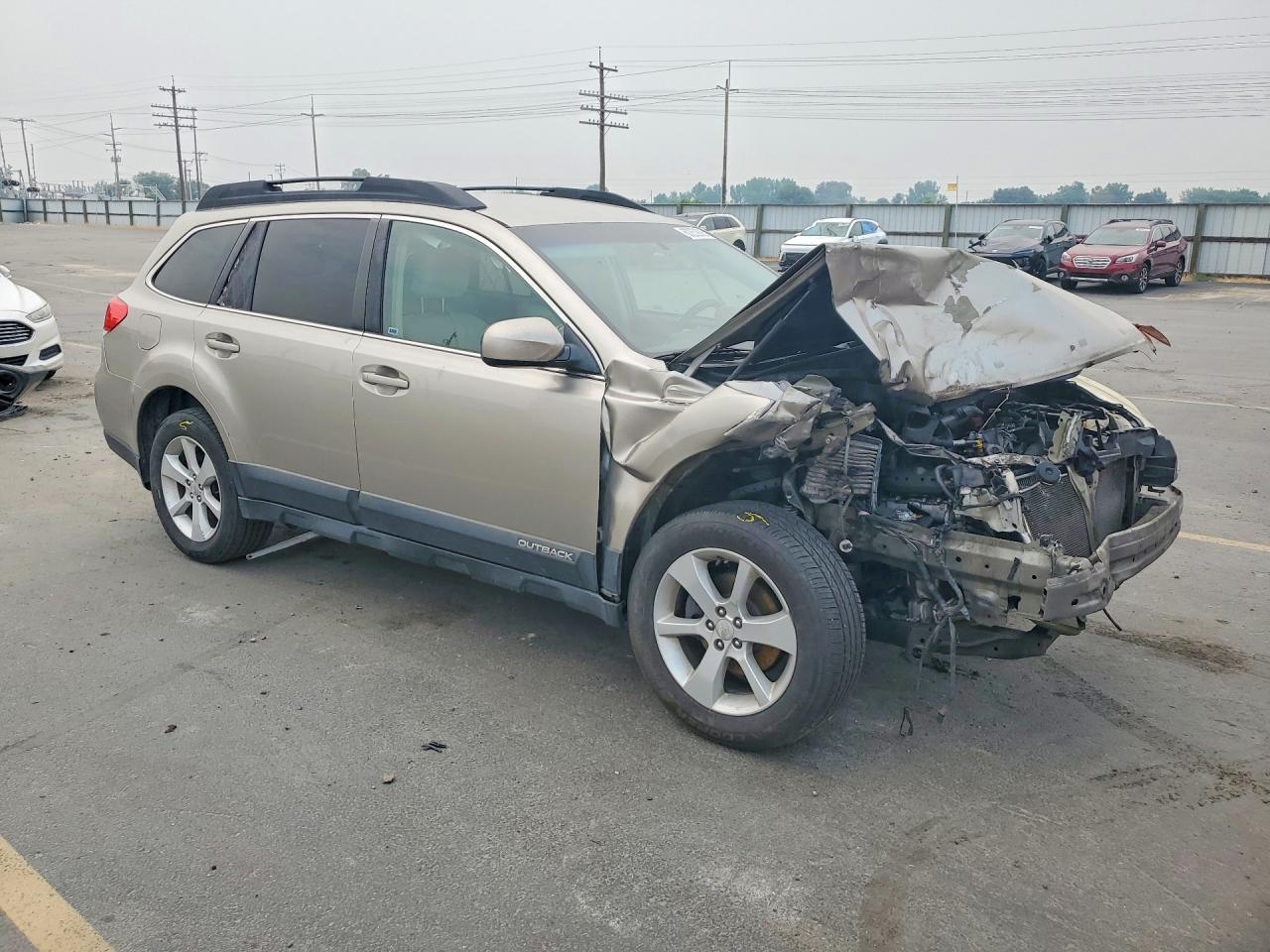 2014 Subaru Outback 2.5i Premium Золотой vin: 4S4BRBCC5E3231803