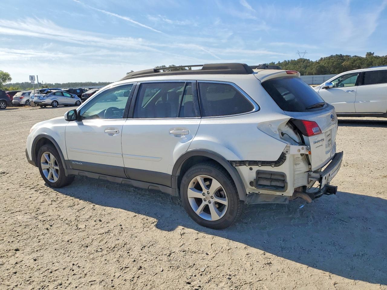 2014 Subaru Outback 2.5i Premium White vin: 4S4BRBCC5E3282153