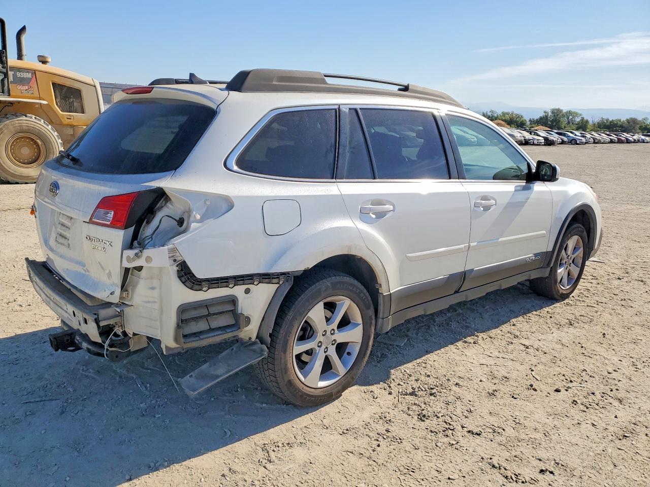 2014 Subaru Outback 2.5i Premium White vin: 4S4BRBCC5E3282153