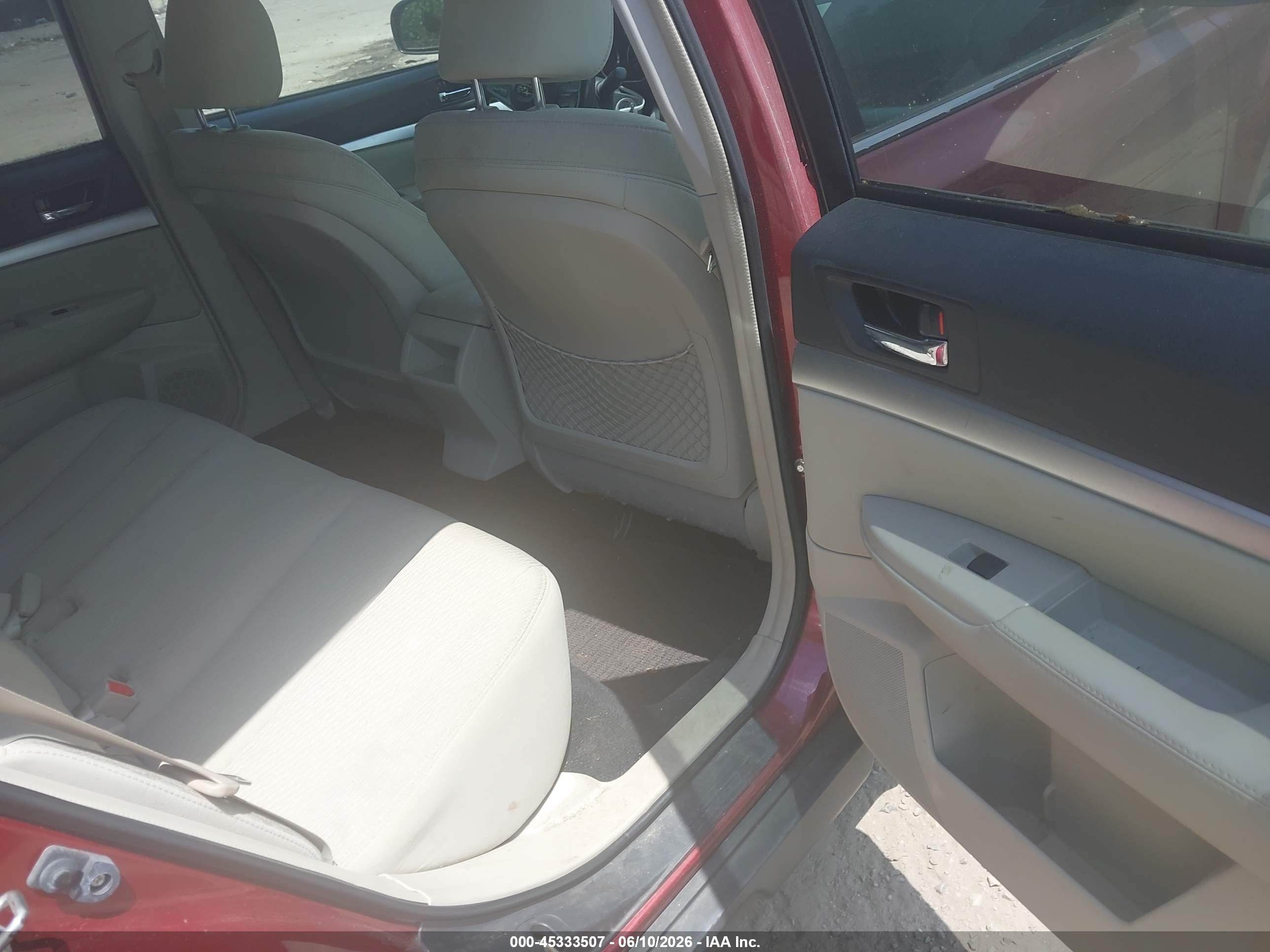 2011 Subaru Outback 2.5i Premium Red vin: 4S4BRBCC6B1326524